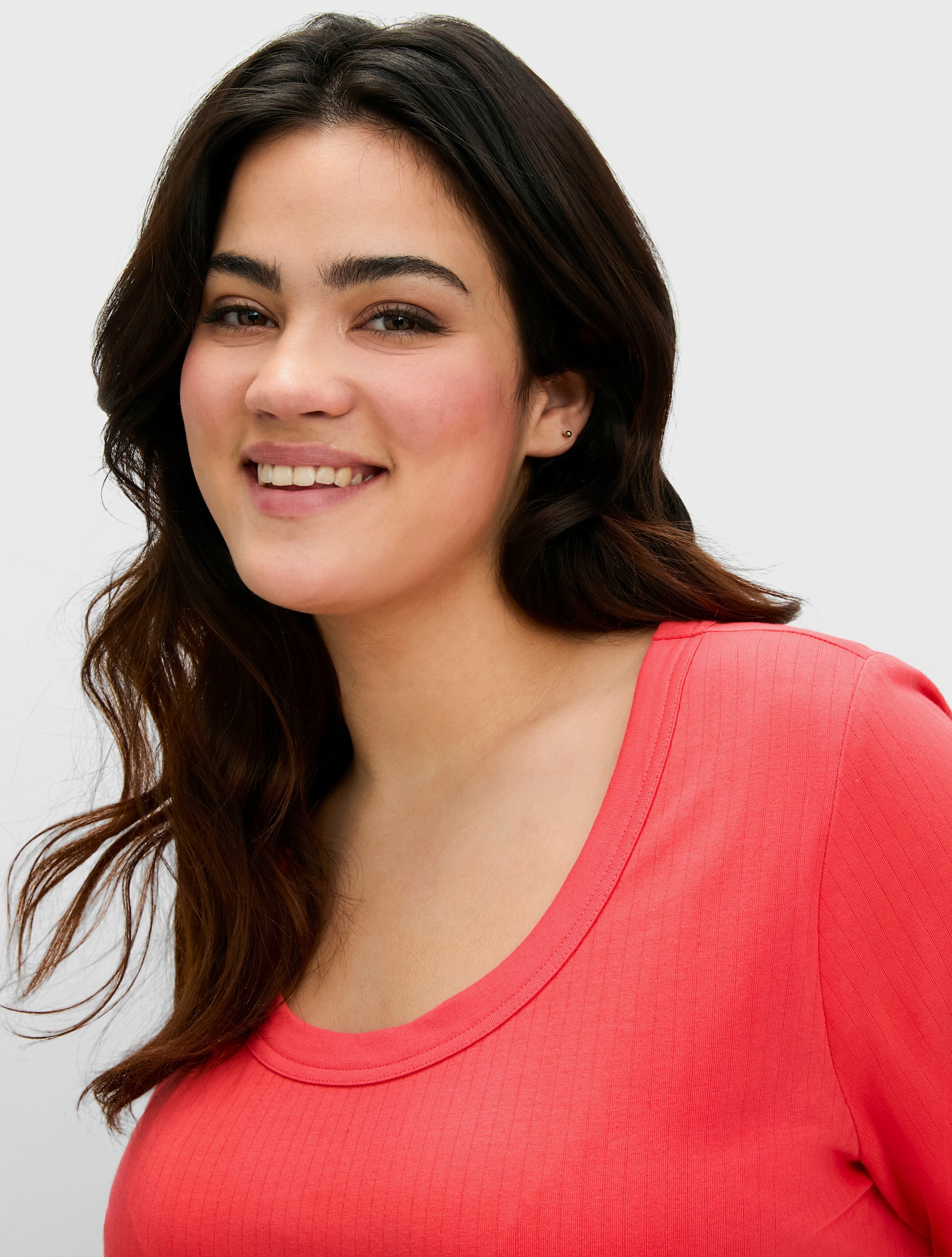 sheego Rippshirt mit weitem Rundhalsausschnitt - hummer