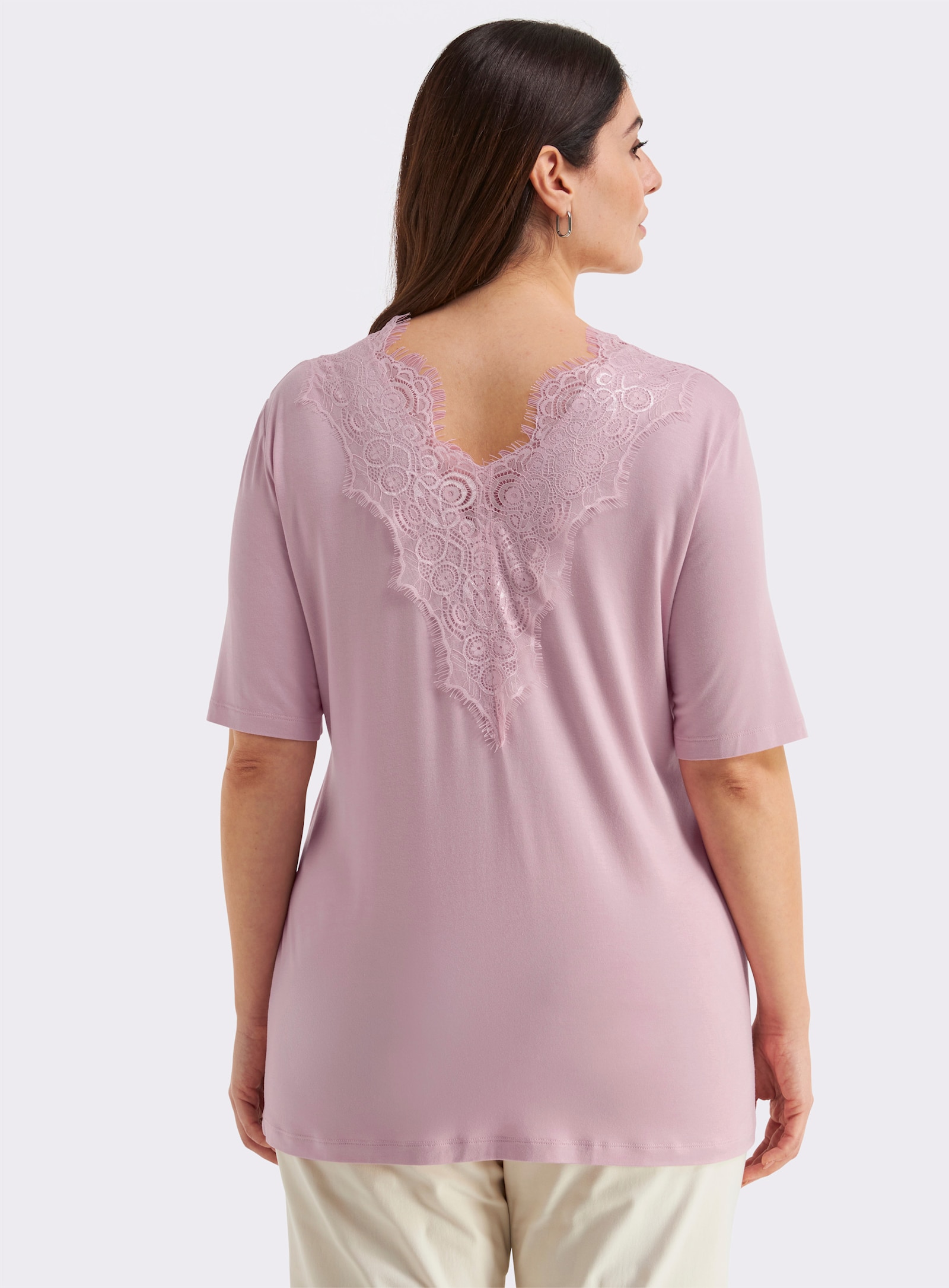 sheego Spitzenshirt mit beidseitigem, tiefem V - rosé