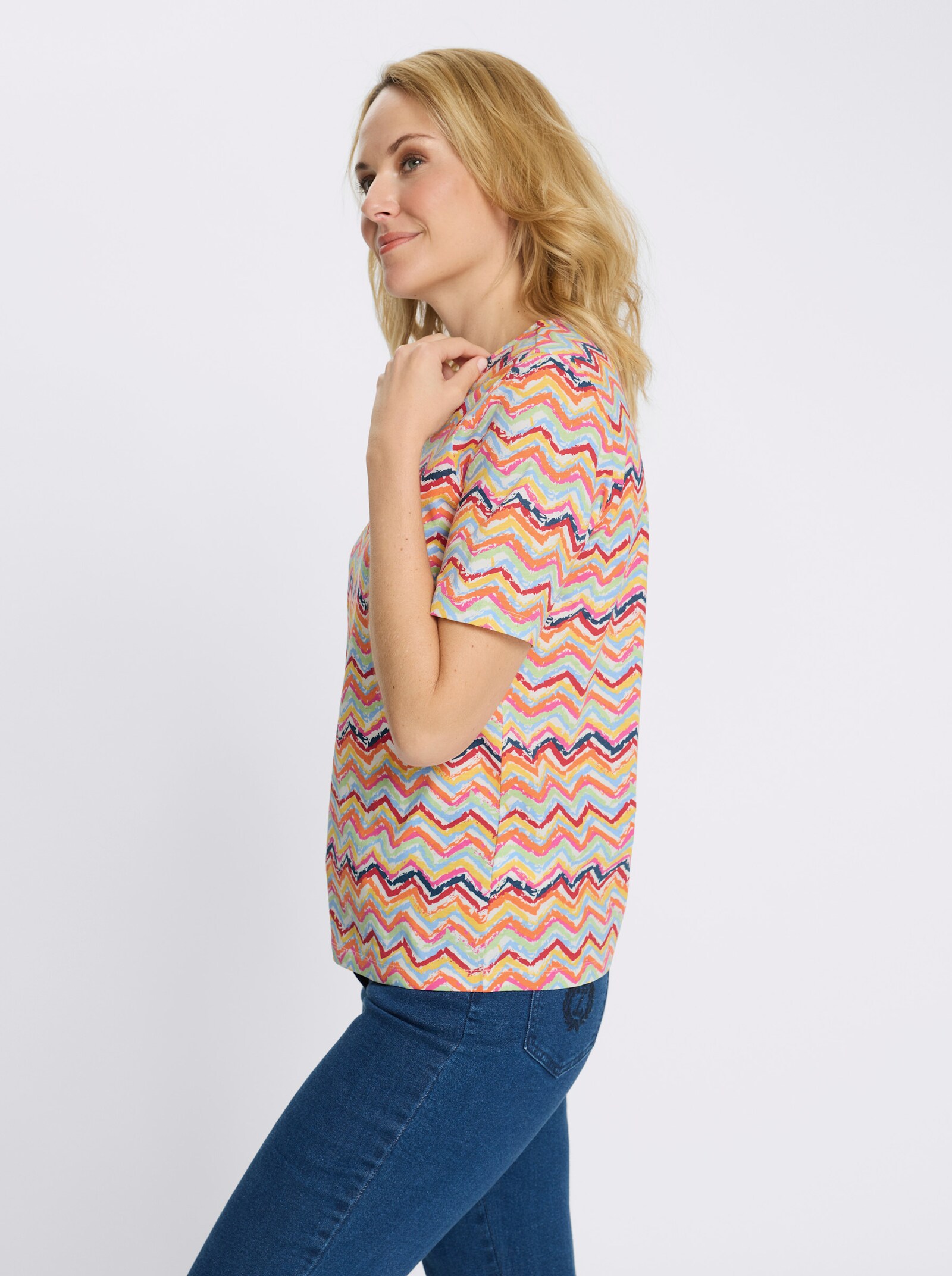 Kurzarmshirt mit Zickzack-Muster - rot-himmelblau-bedruckt