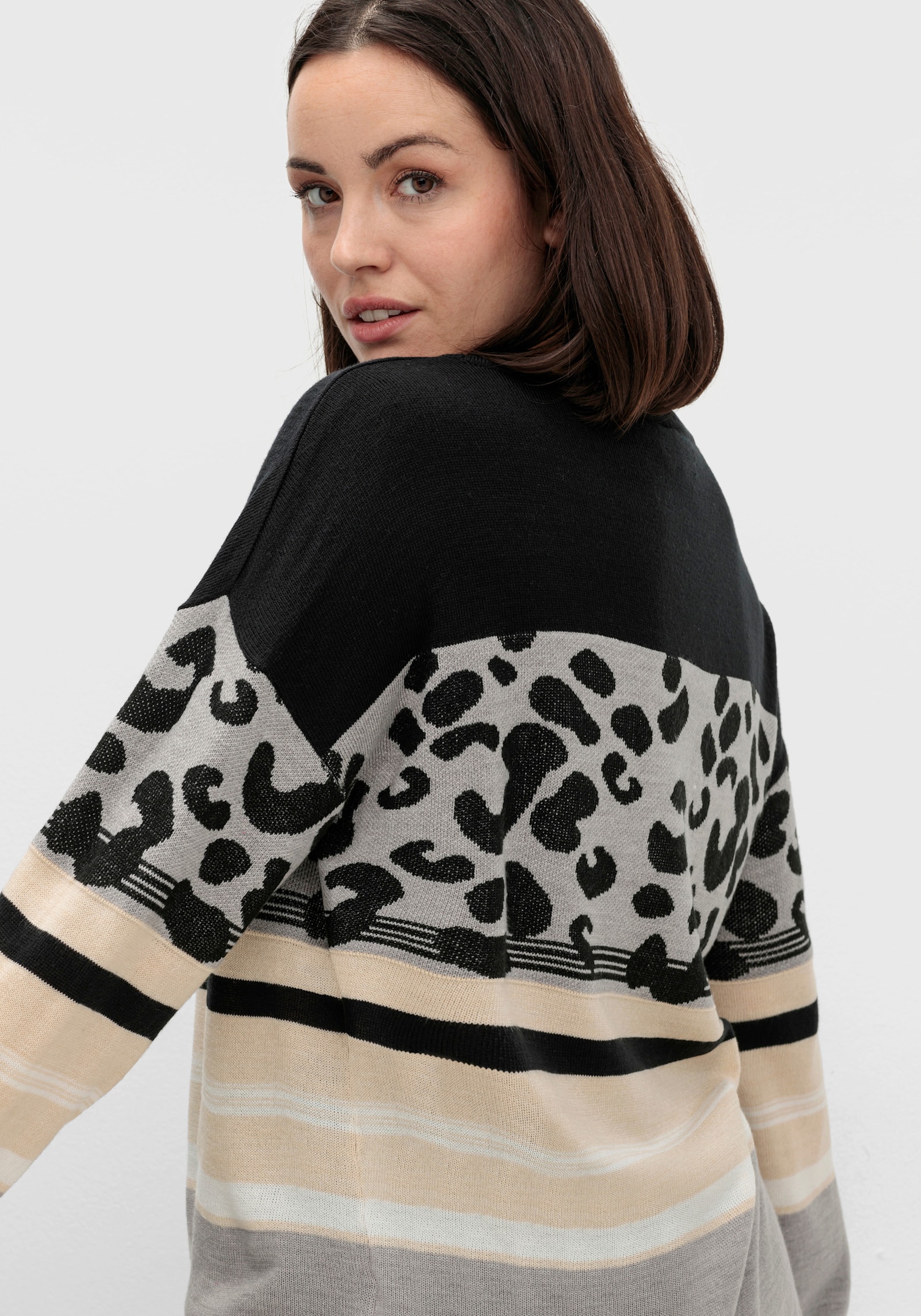 Rundhalspullover im Animal-Print, weich - schwarz-ecru-gemustert