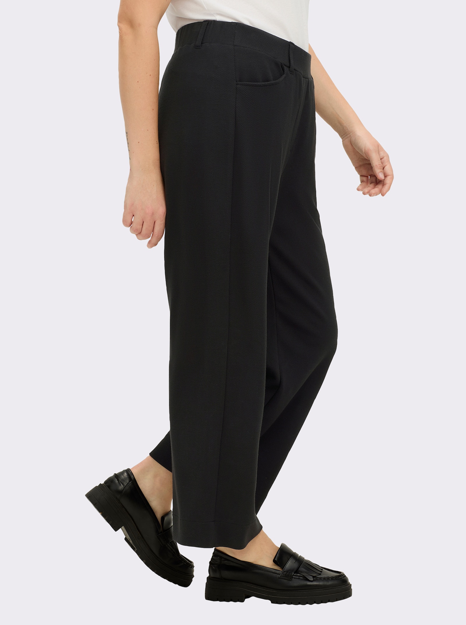 sheego Culotte in Struktur-Optik - schwarz-gemustert