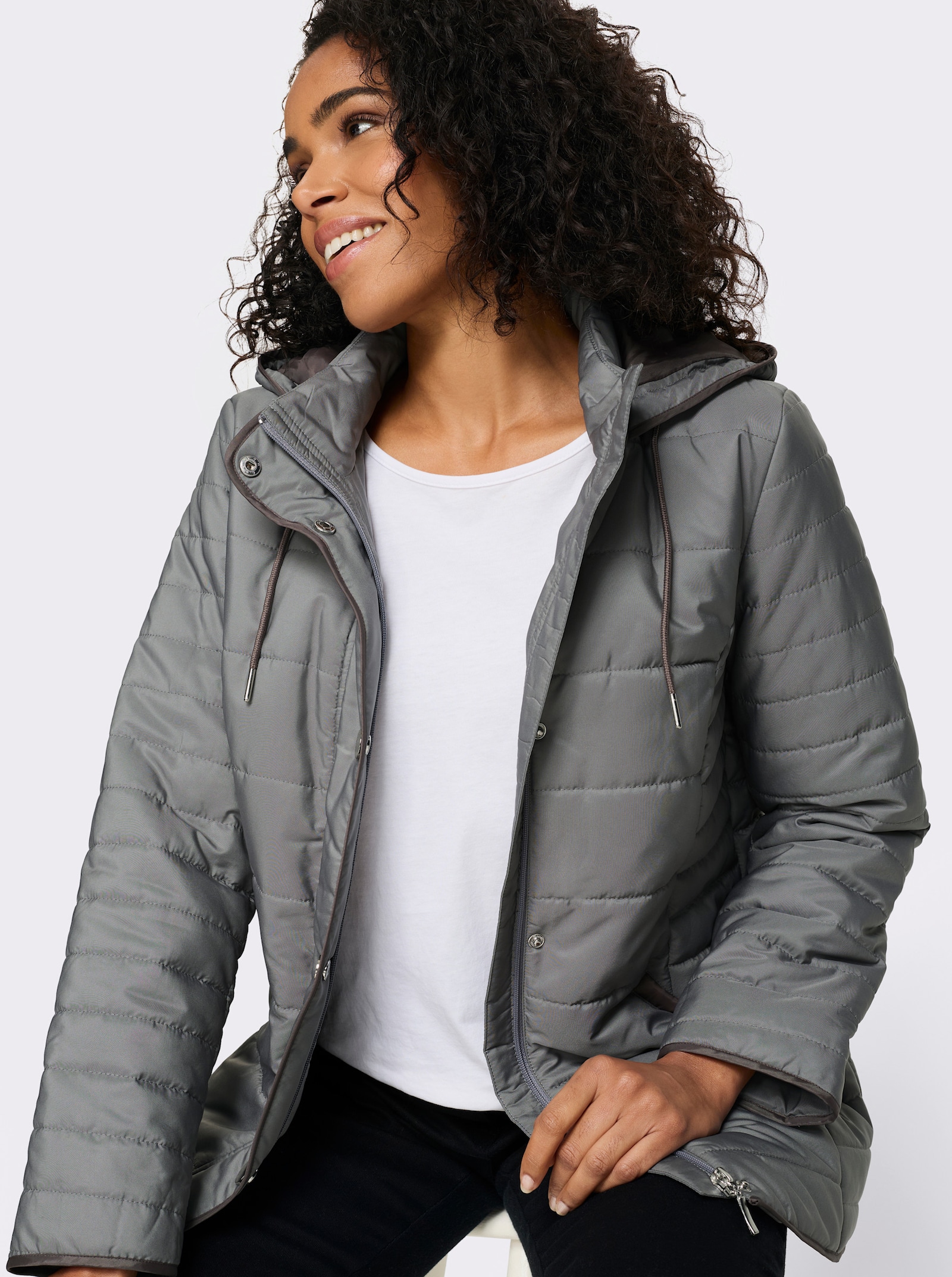 Steppjacke mit Kapuze und Stehkragen - grau