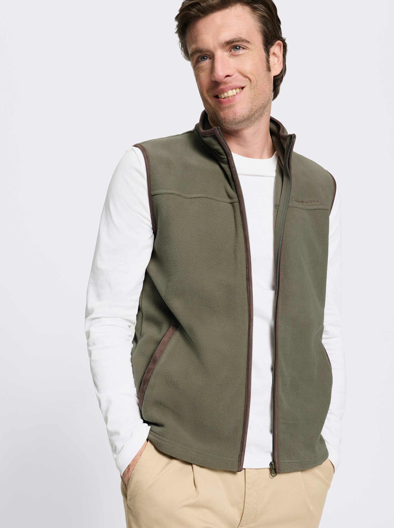 Catamaran Fleecejacke mit Stickerei - khaki-schoko