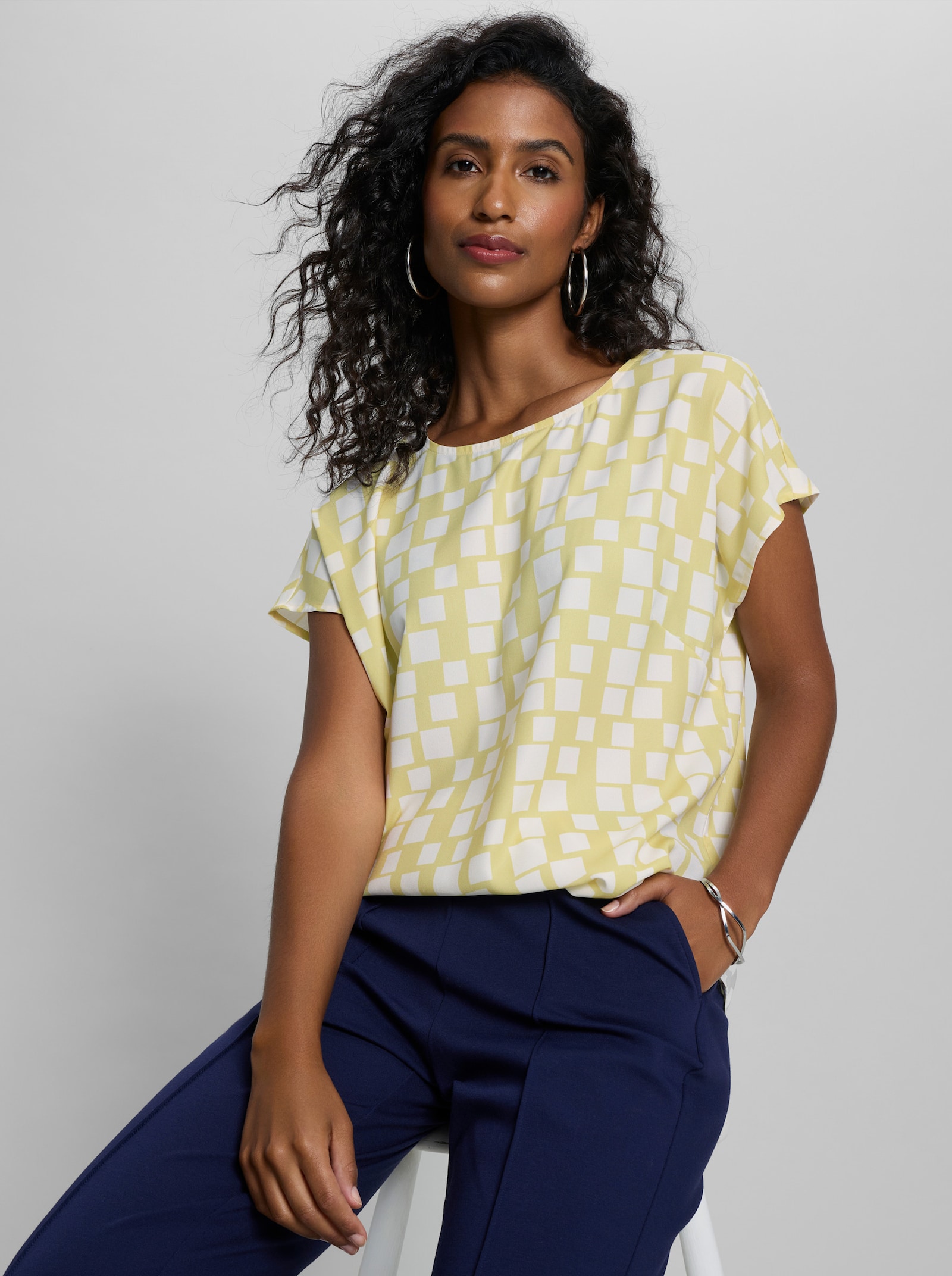 heine Druckbluse mit Grafik-Print - zitrone-ecru-bedruckt