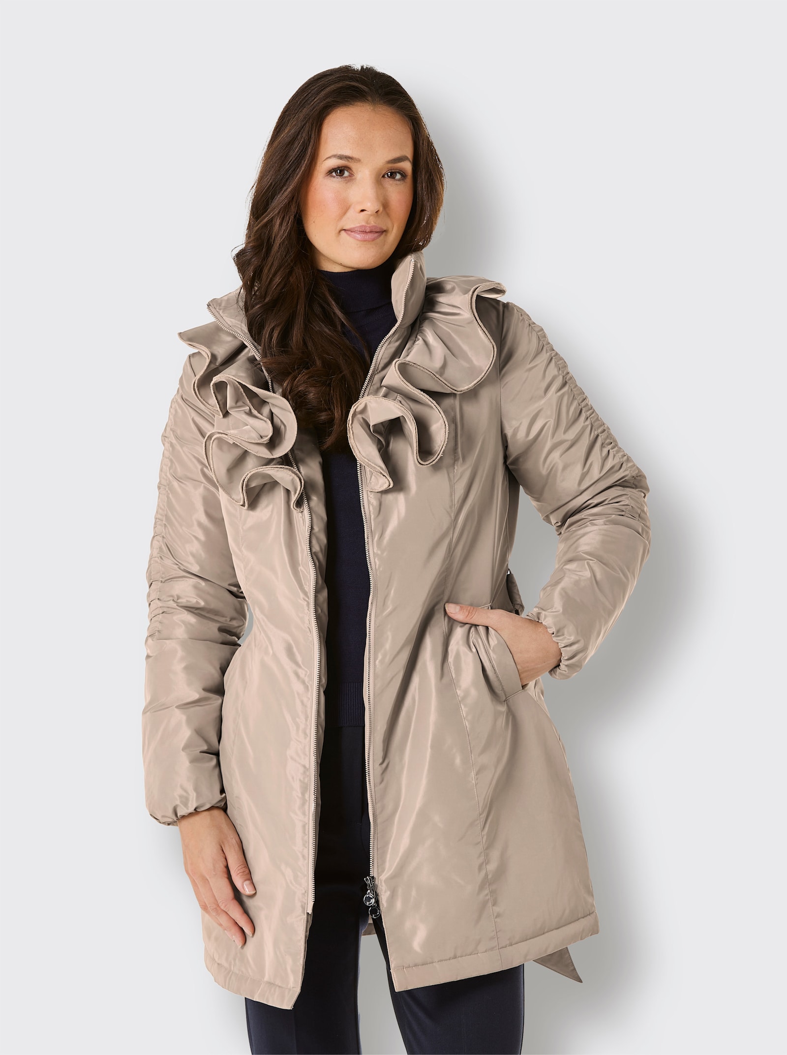 CREATION L PREMIUM Daunenjacke mit doppellagigen Volants - sesam
