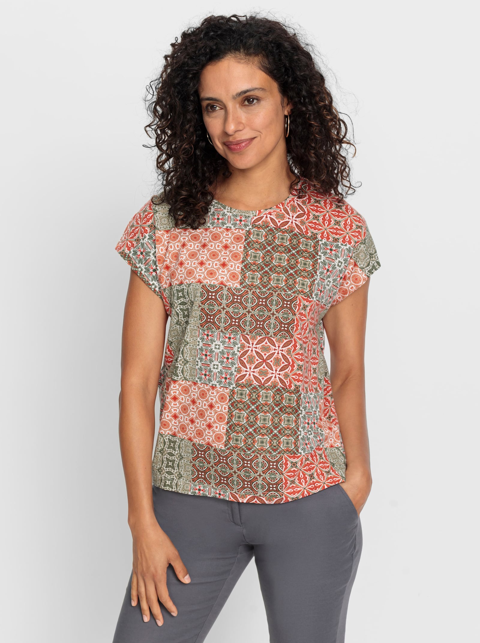 Rundhalsshirt in Patch-Optik - papaya-khaki-bedruckt