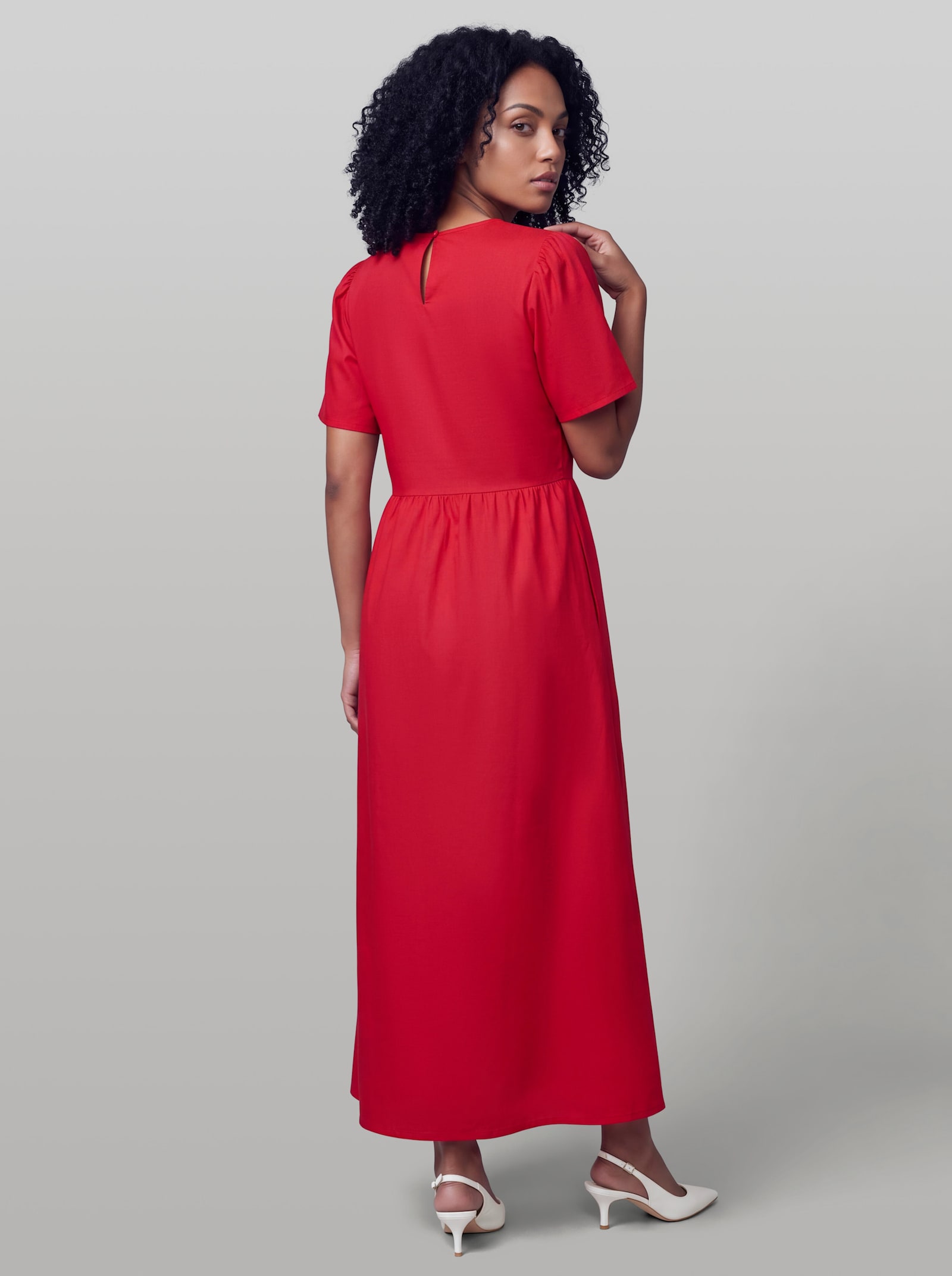 heine Maxikleid mit Smok-Partie - erdbeere