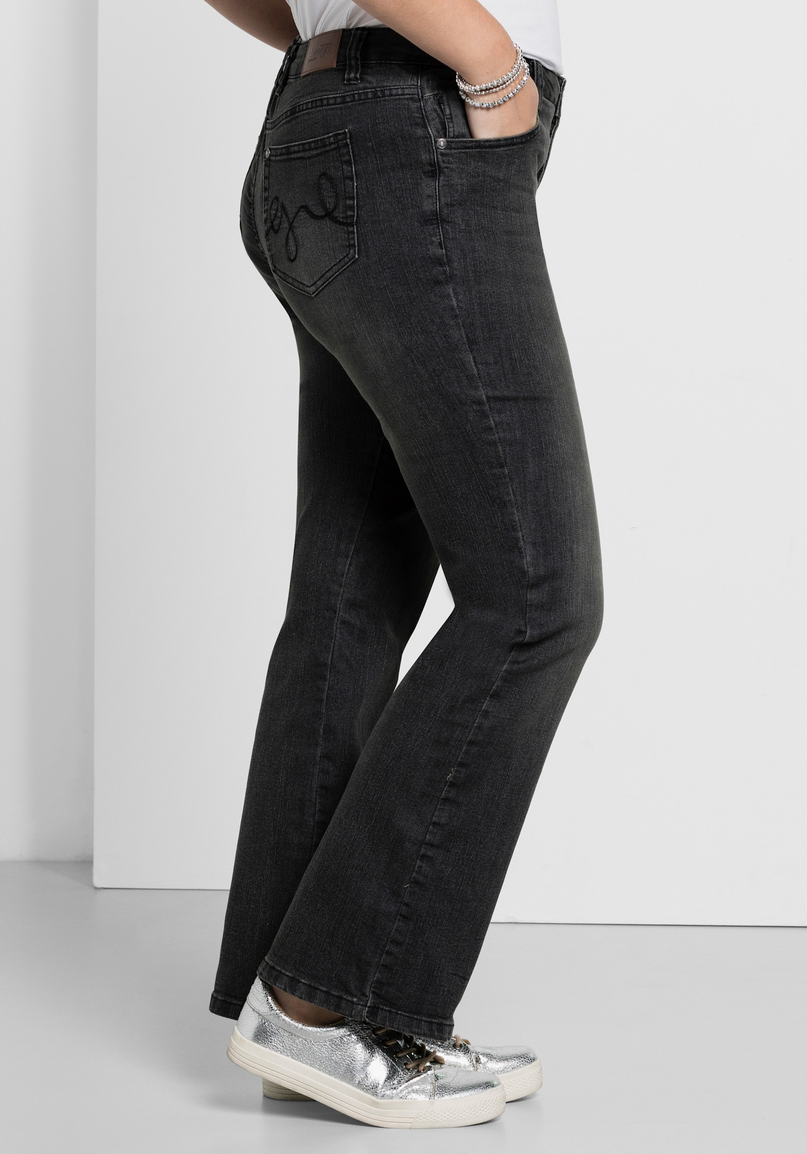 sheego Bootcut-Jeans mit Used-Effekten - black denim