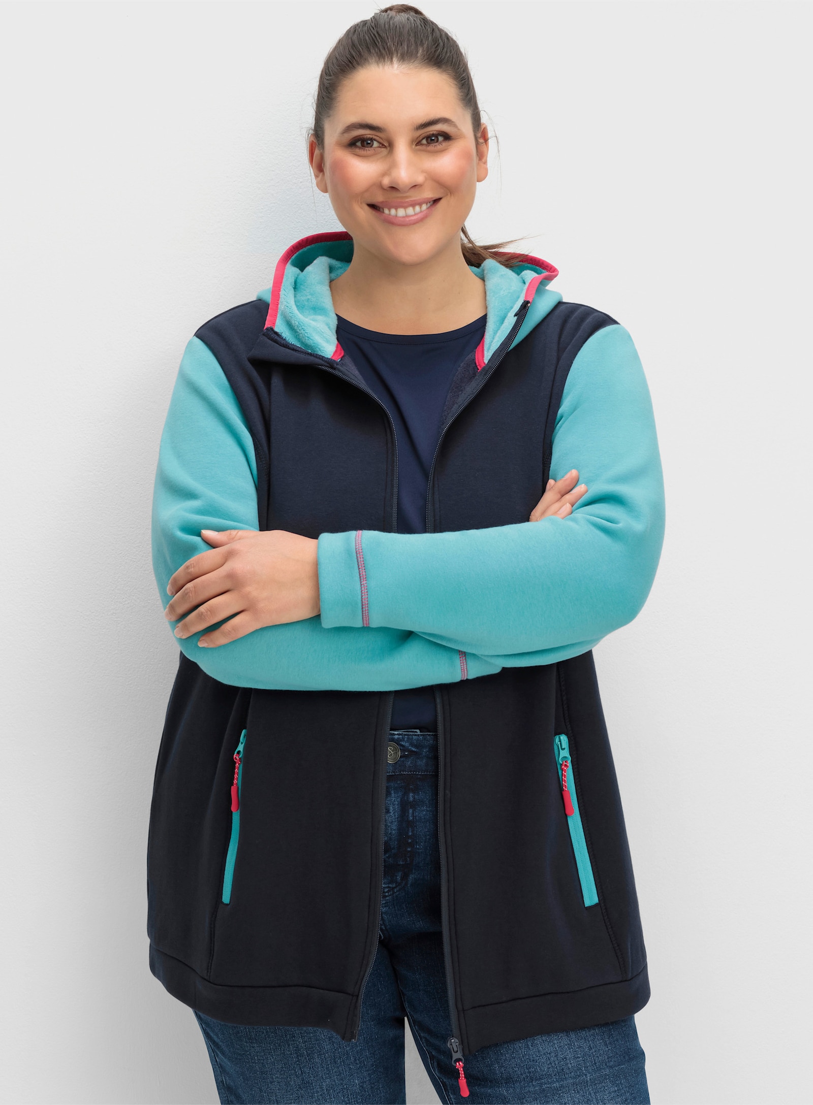 sheego Funktionsjacke in atmungsaktiver Fleece-Qualität - tiefblau