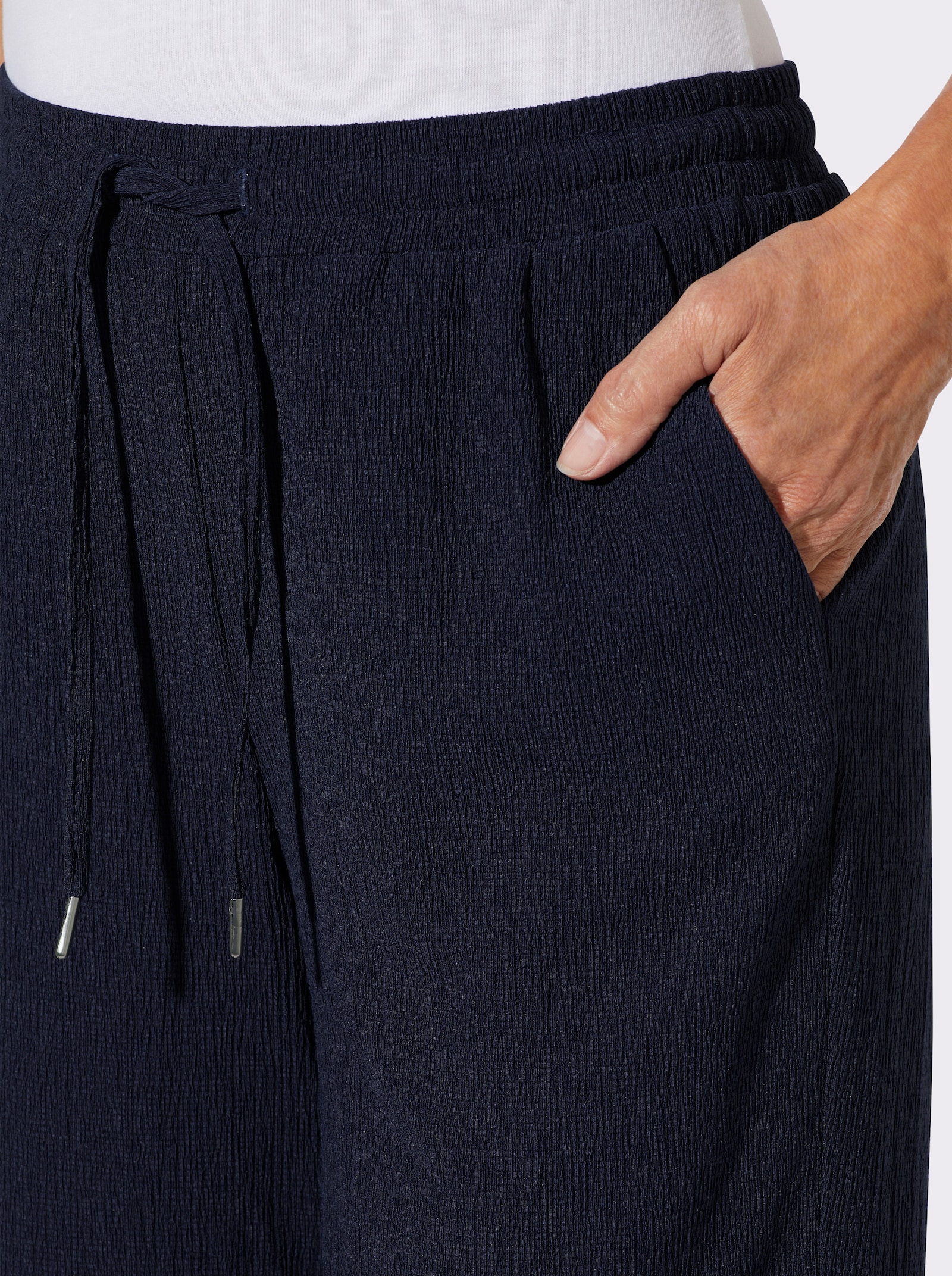 Šortky z mačkaného materiálu - námořnická modrá