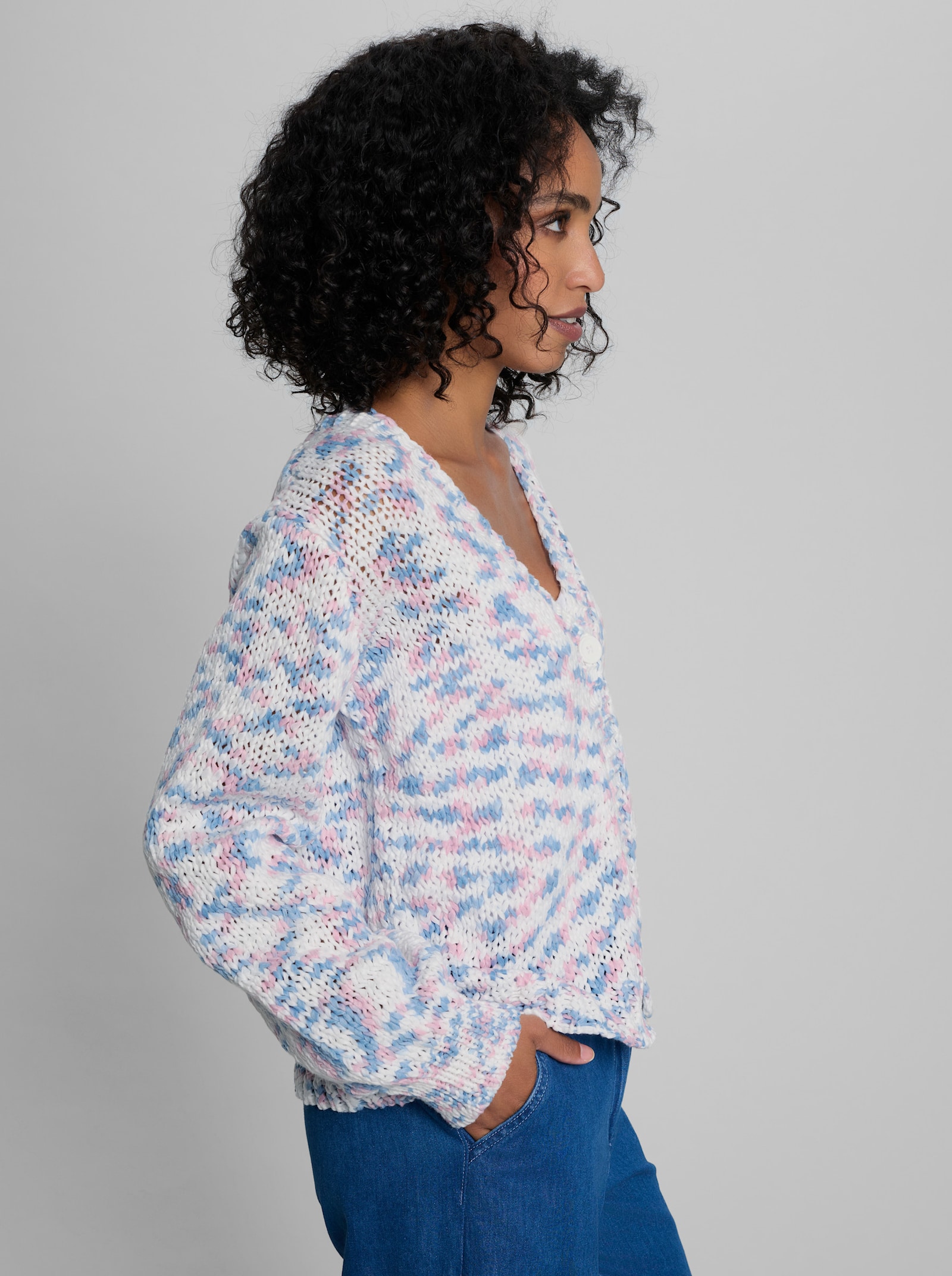 heine Strickjacke aus Bändchengarn - ecru-himmelblau-gemustert