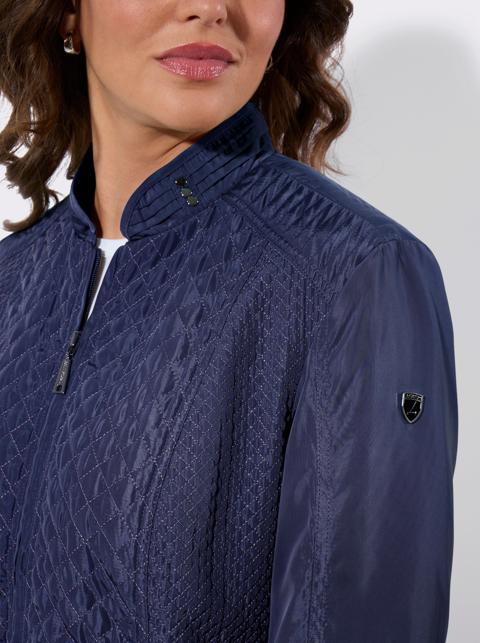 Steppjacke mit verdeckten Reißverschluss-Taschen - marine