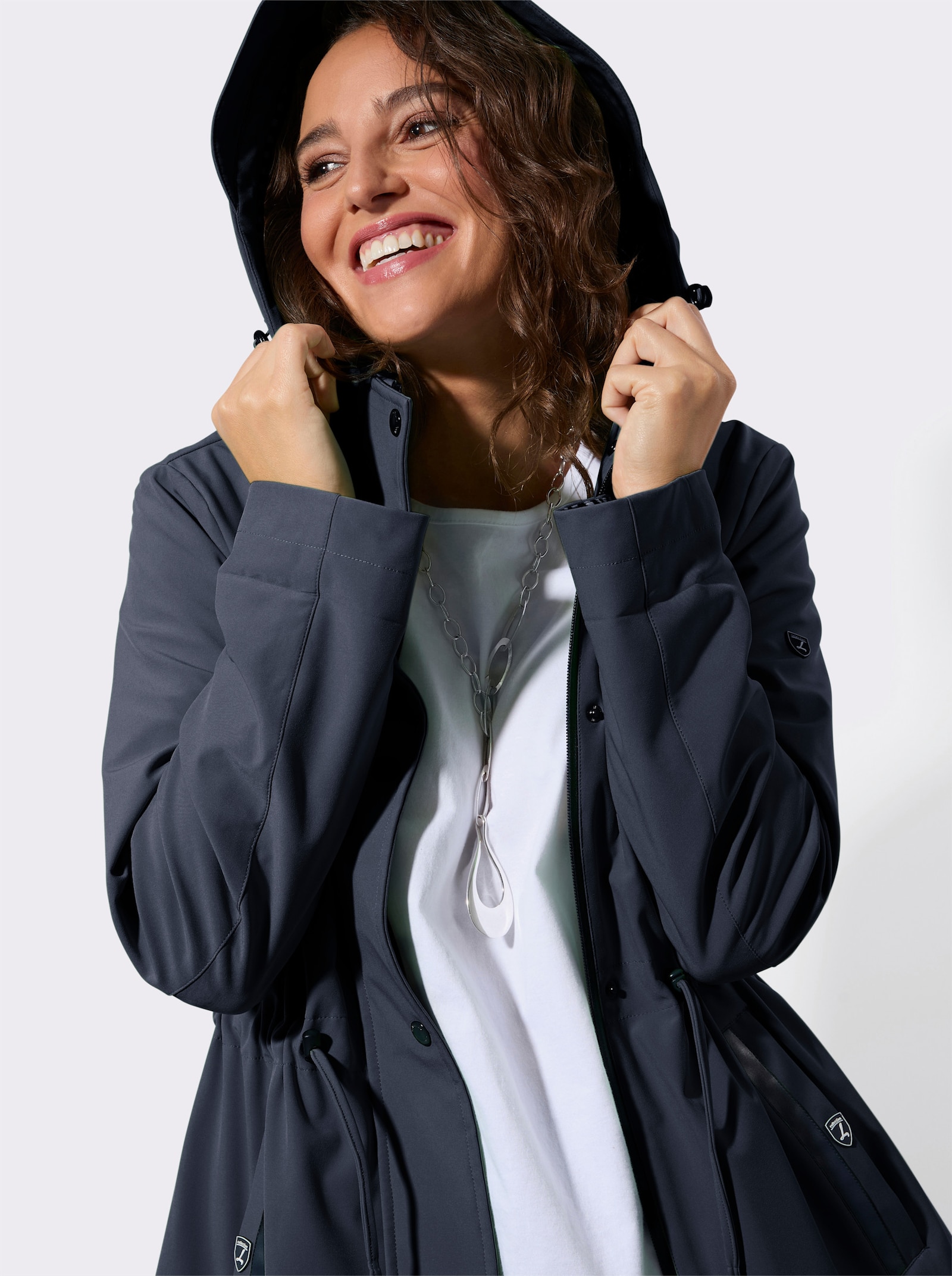 Softshelljacke mit abnehmbarer Kapuze - marine