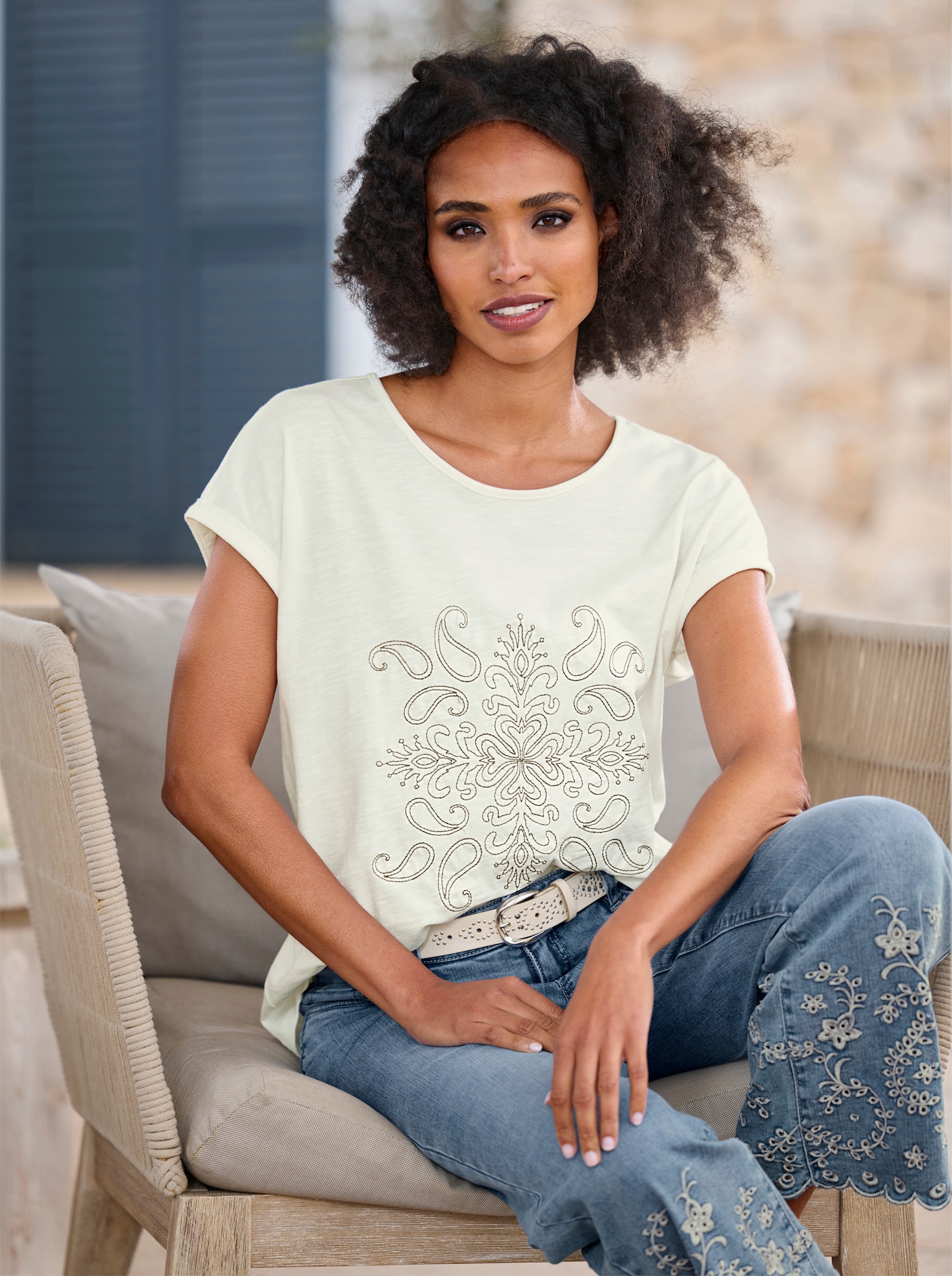 heine Rundhalsshirt mit Kontrast-Stickerei - ecru