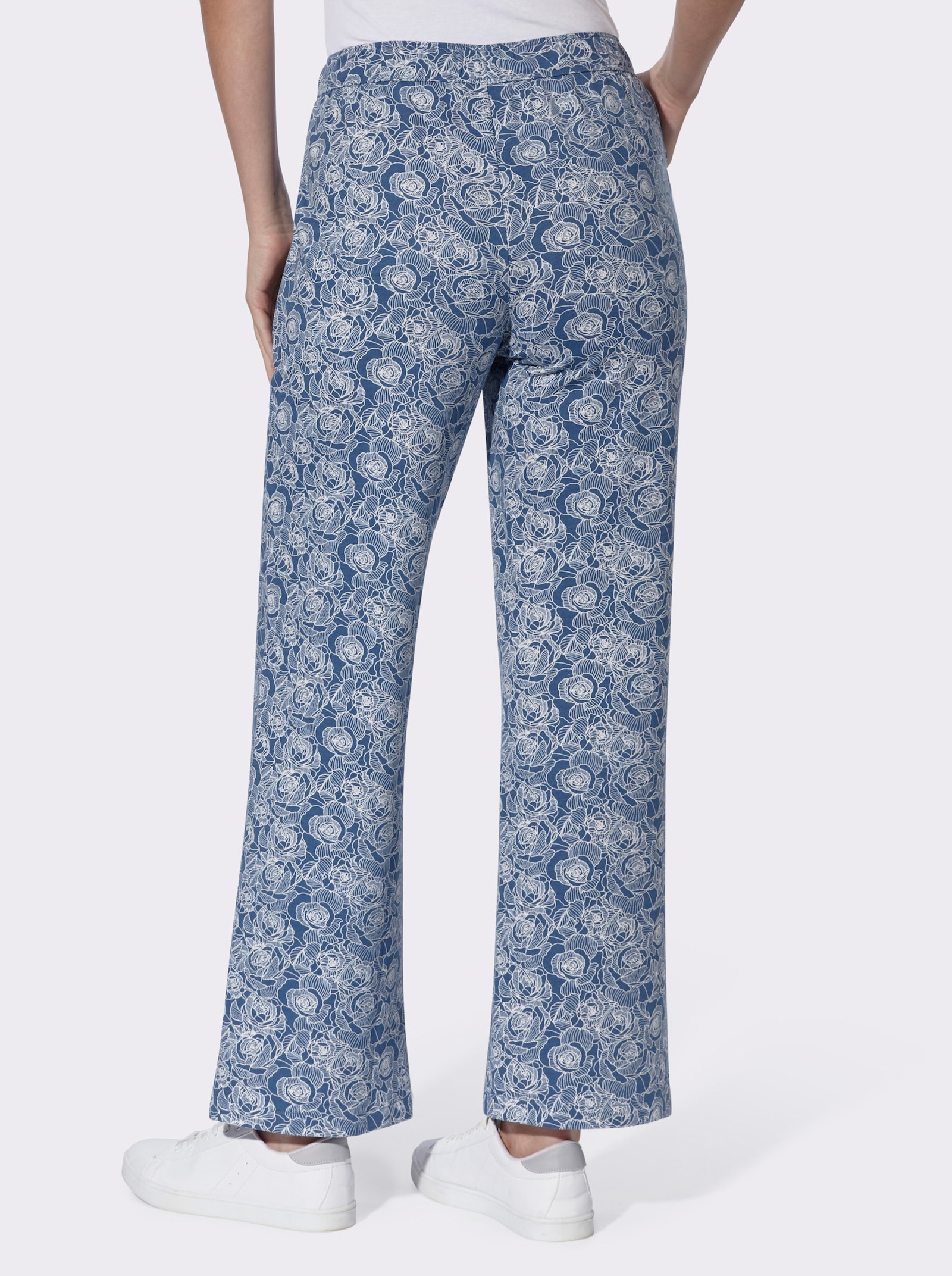 Freizeithose im floralen Dessin - jeansblau-ecru-bedruckt