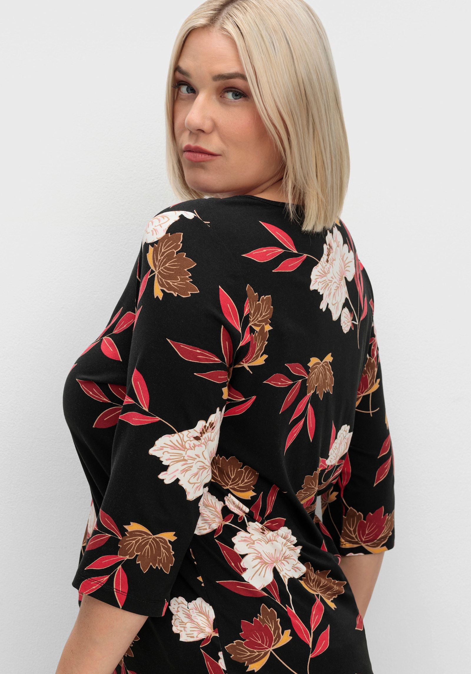 Print-Shirt mit floralem Muster - dunkelrot-ocker-bedruckt