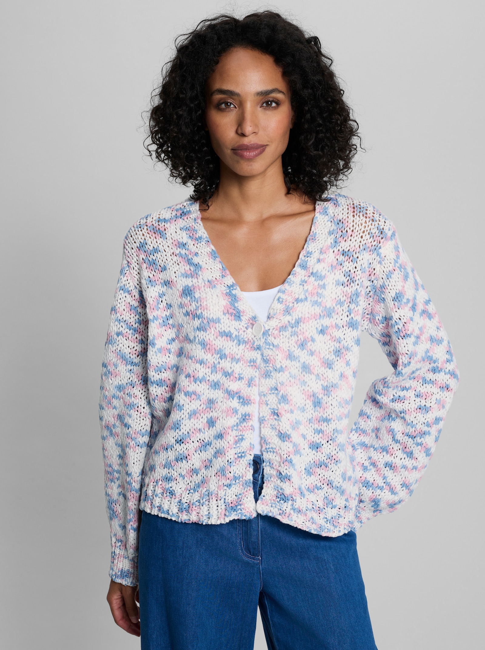 heine Strickjacke aus Bändchengarn - ecru-himmelblau-gemustert
