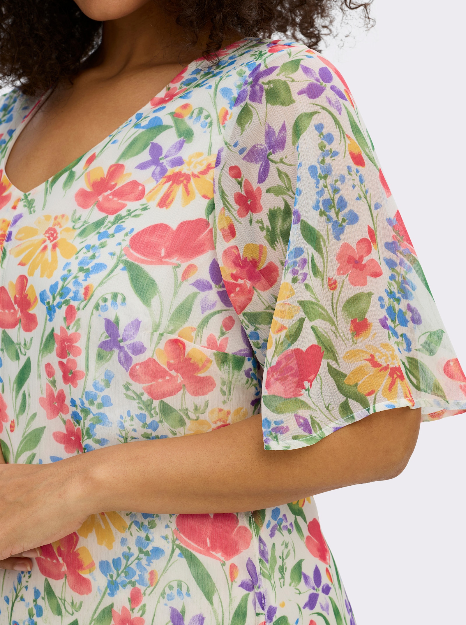 sheego Chiffonkleid mit Volant am Saum - ecru-lila-gemustert