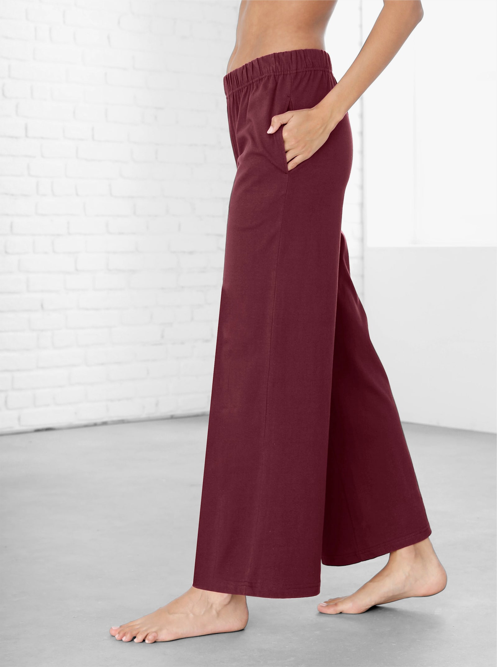 Freizeithose in weiter Form - marine + bordeaux