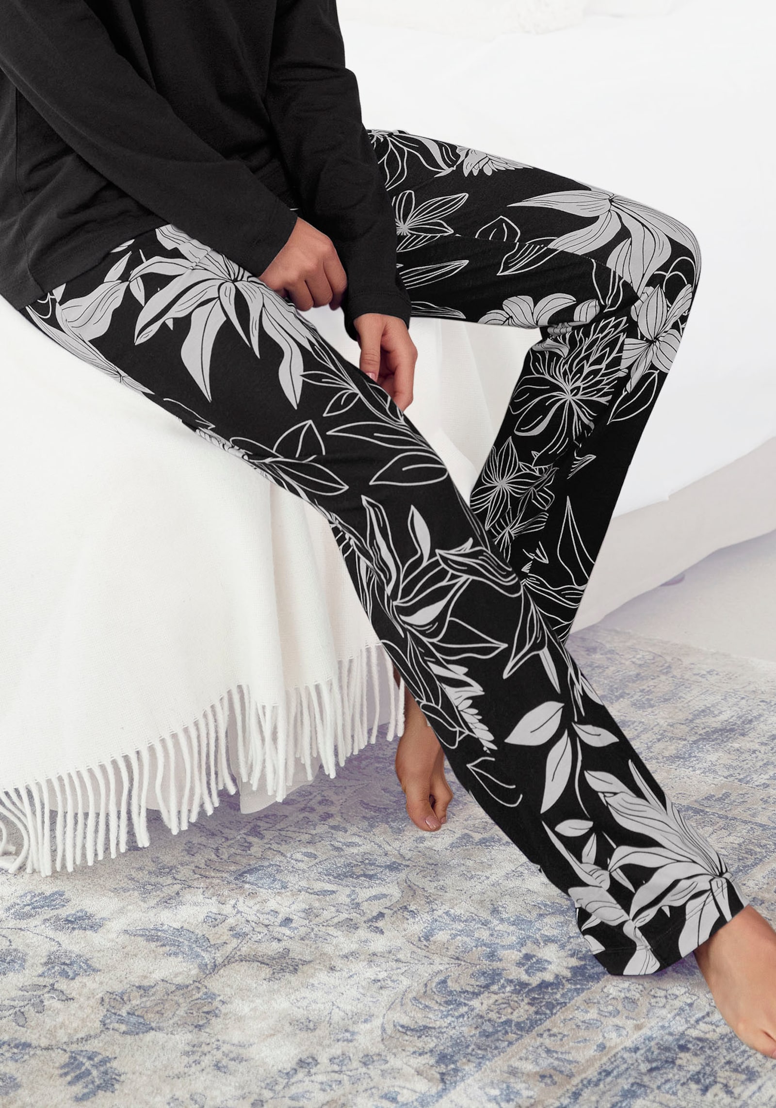LASCANA Pantalon de nuit - noir à fleurs