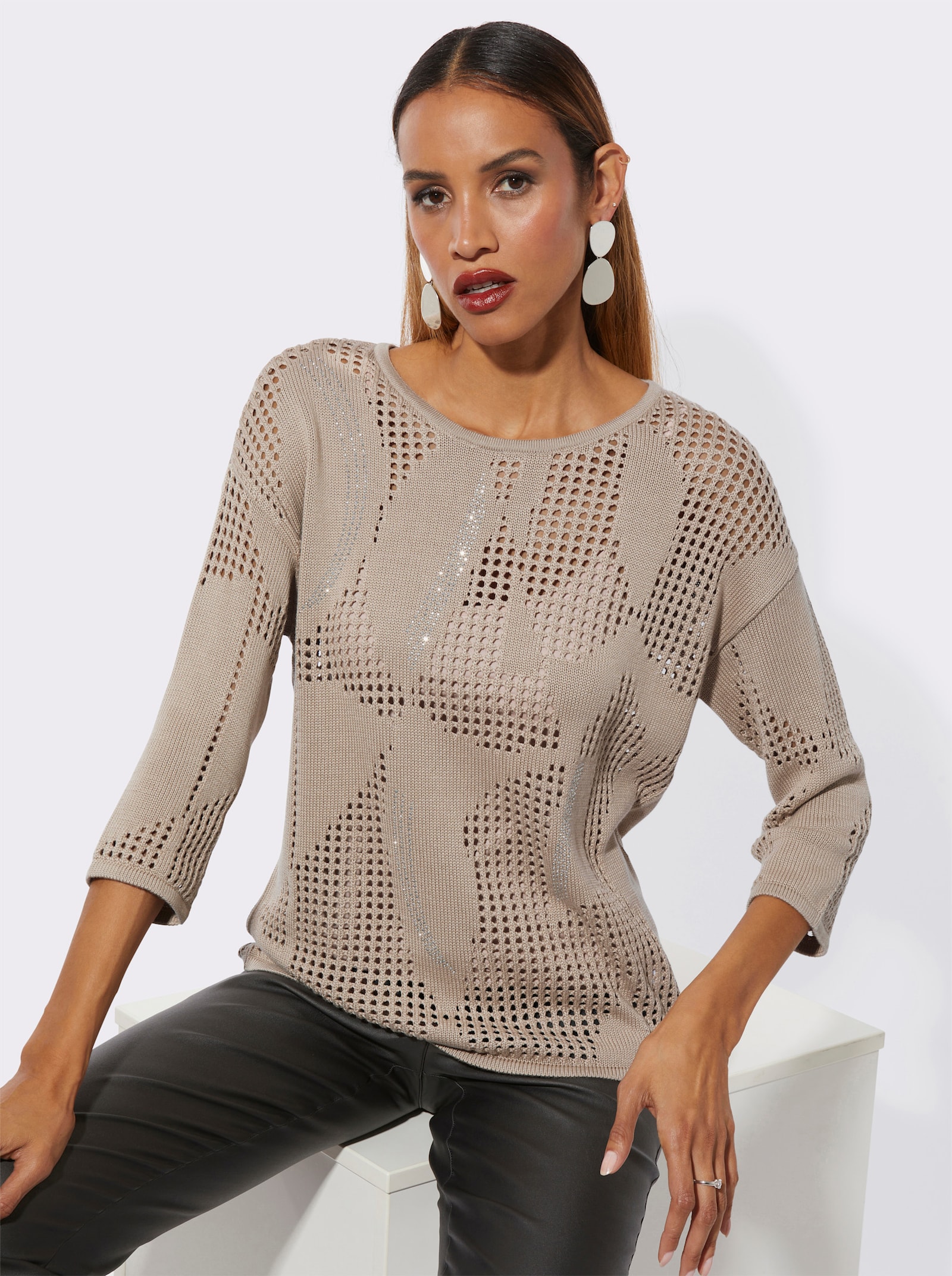 Ajourpullover met opstaande kraag en glanzende siersteentjes - beige