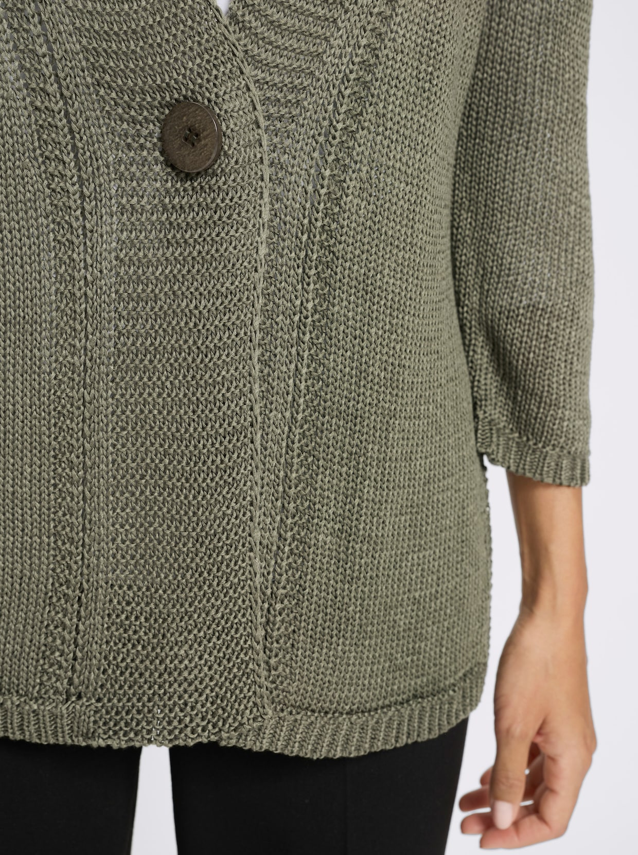 Strickjacke in pflegeleichtem Bändchengarn - khaki