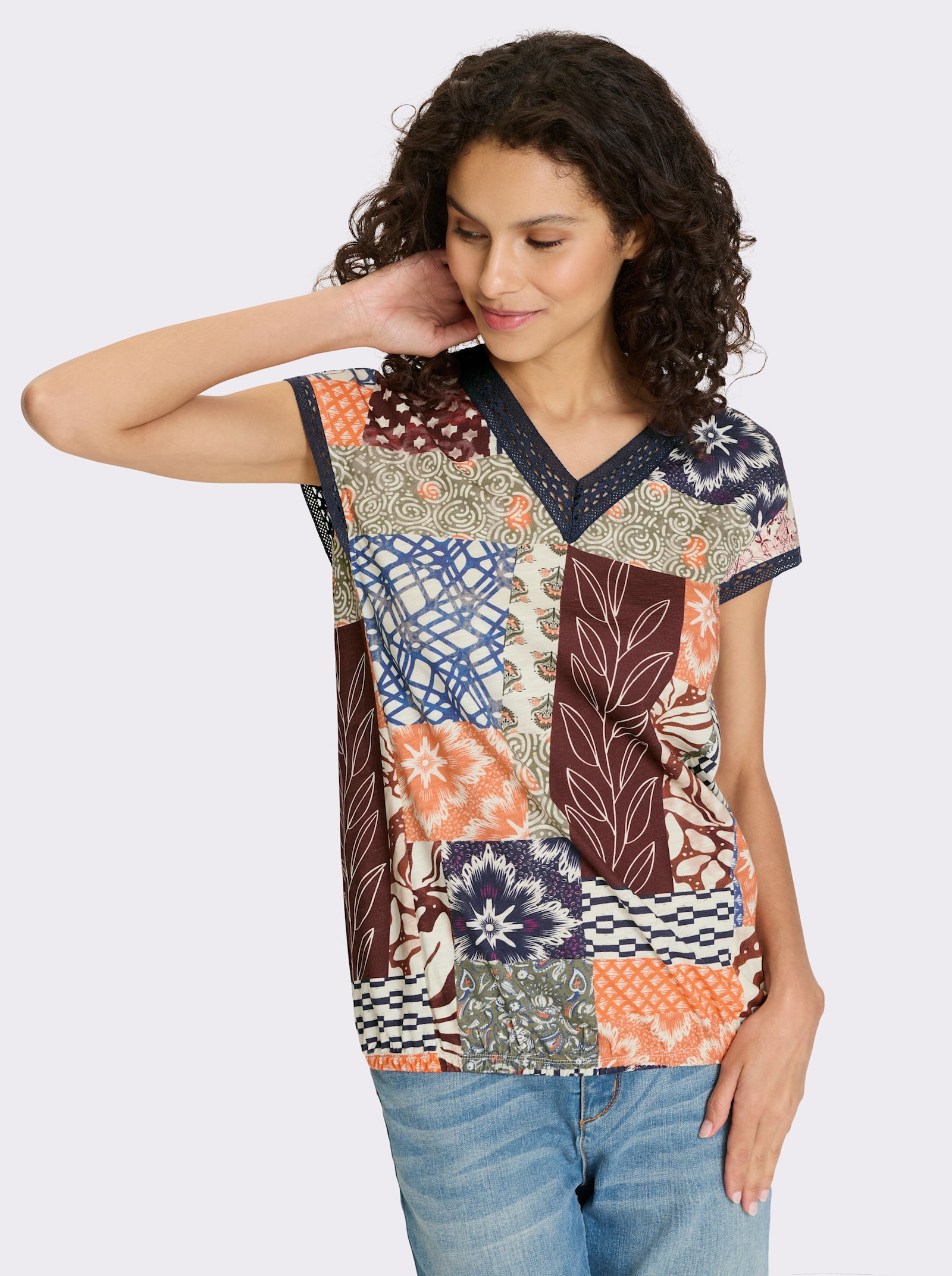 heine V-Shirt in Patch-Optik - champagner-marine-bedruckt