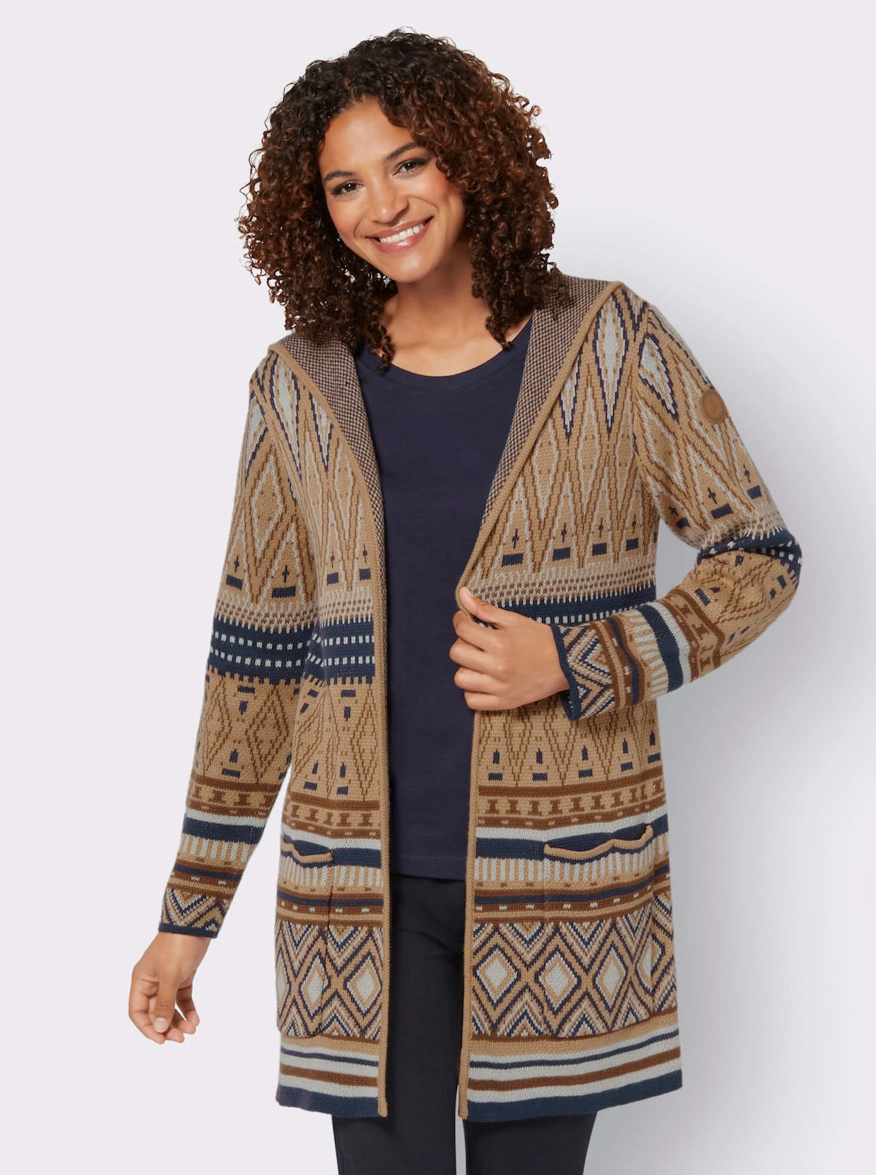 Lang gebreid vest - camel/marine gedessineerd