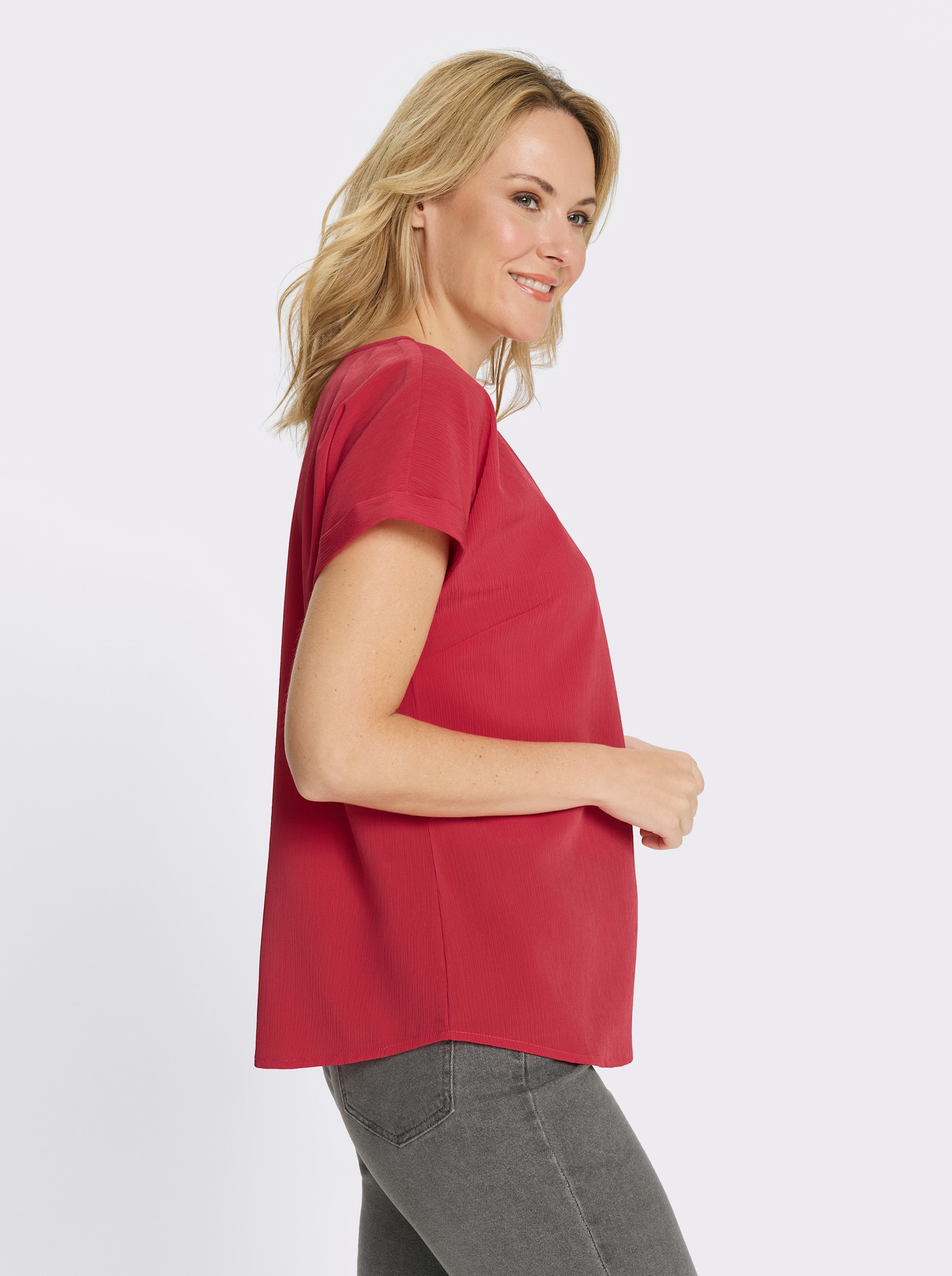 Bekväm blus i crêpematerial - jordgubbe