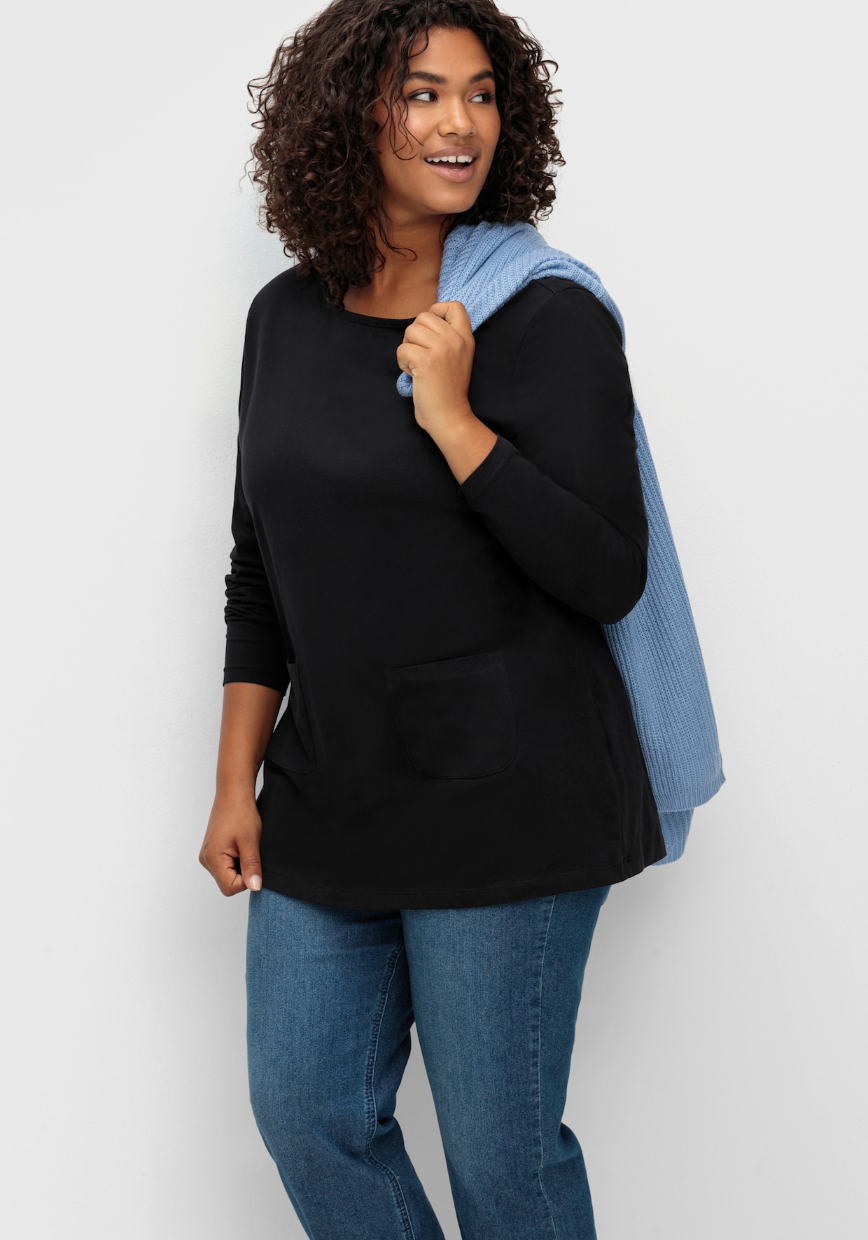 Longshirt mit aufgesetzten Taschen - schwarz