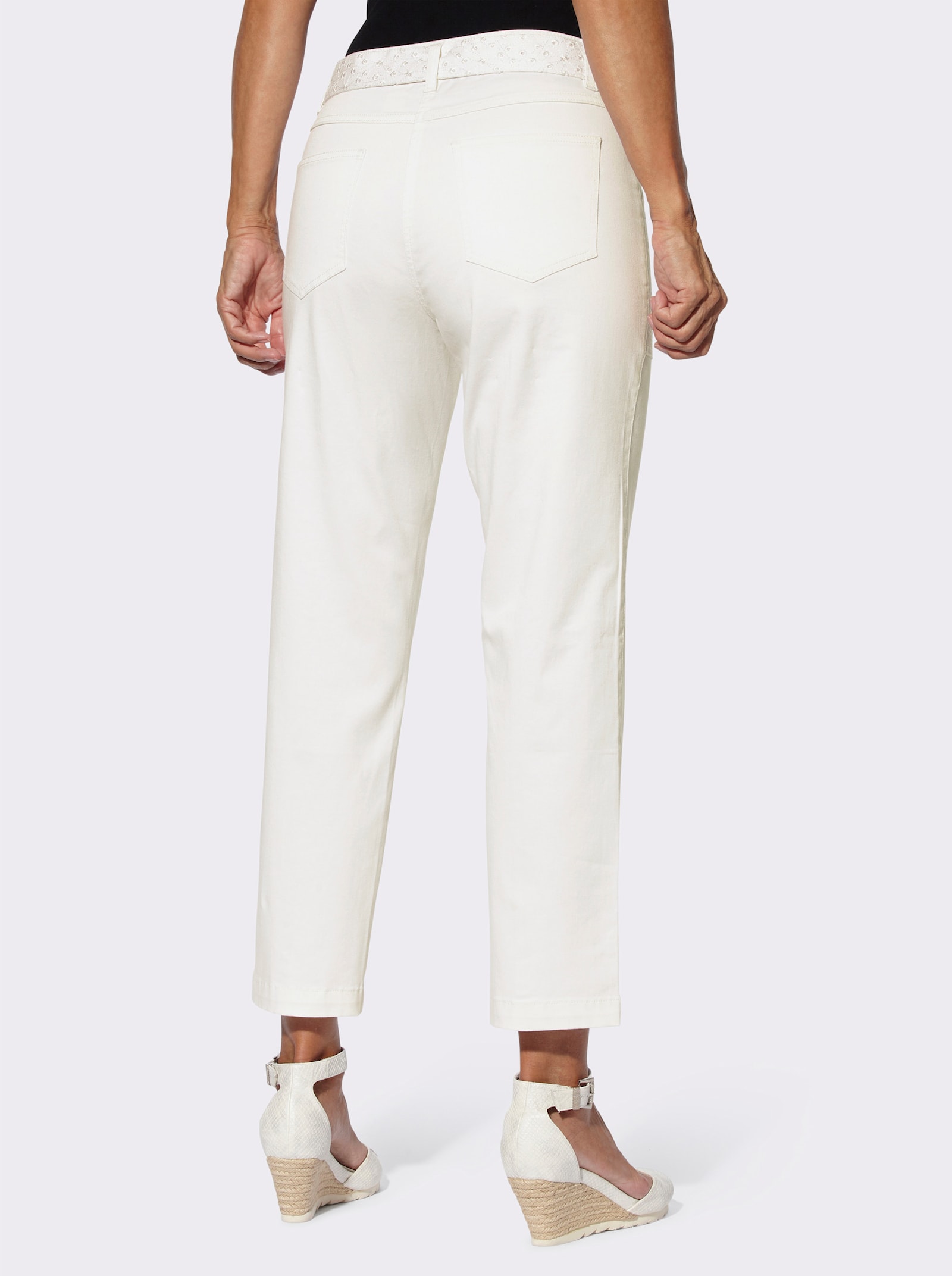 Baumwollhose mit Lochstickerei - ecru