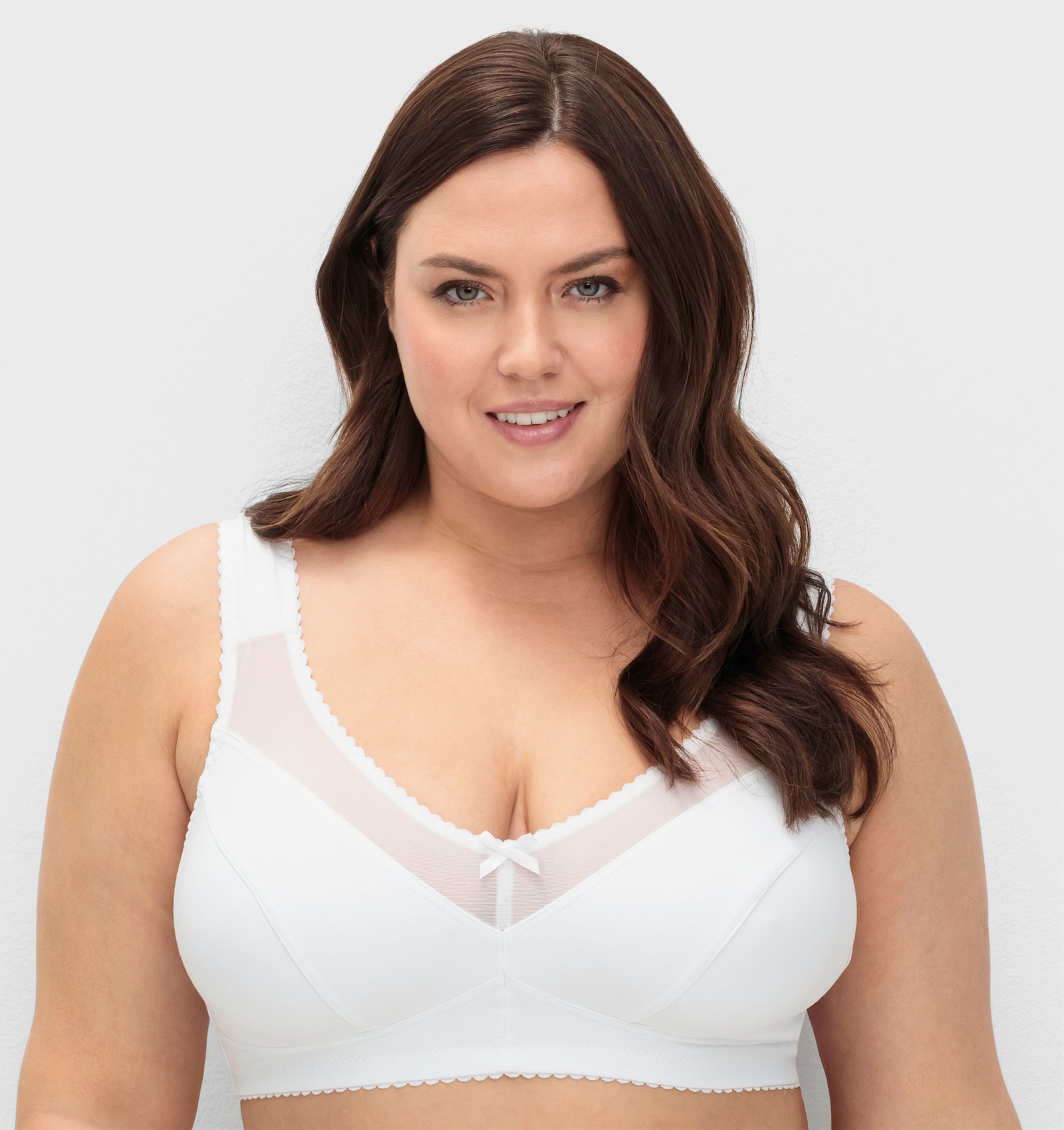 sheego Steunbeha met geschulpte randen - wit