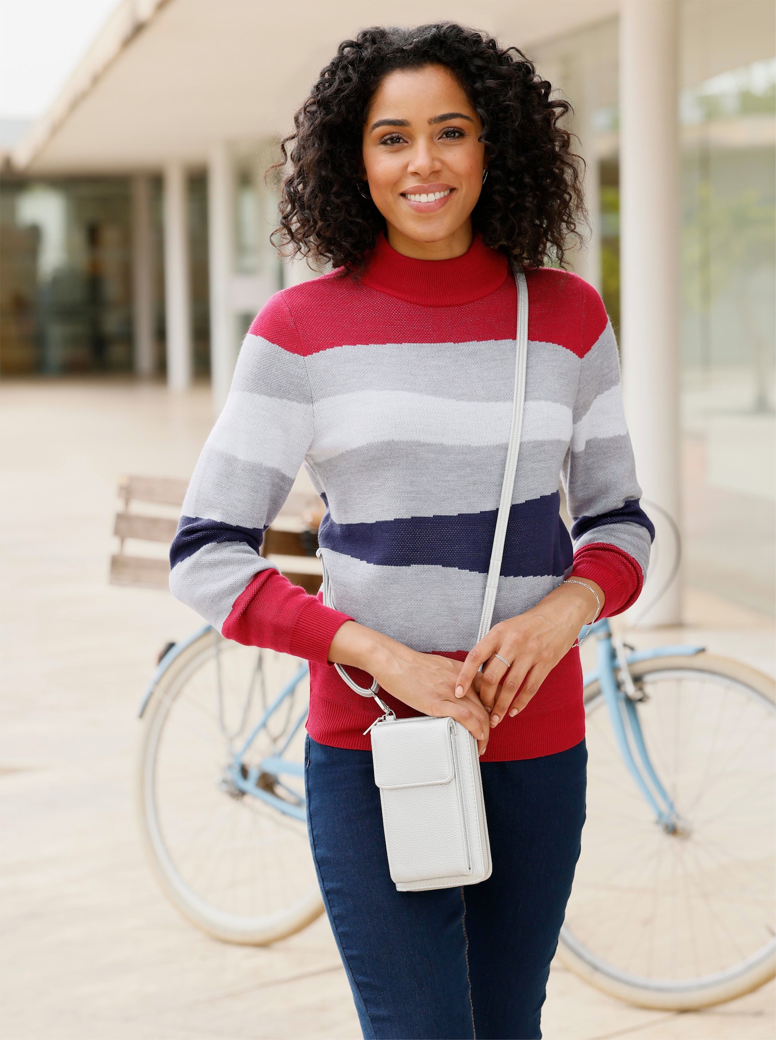 Stehkragenpullover in Jacquard-Strick - grau-meliert-rot-gemustert