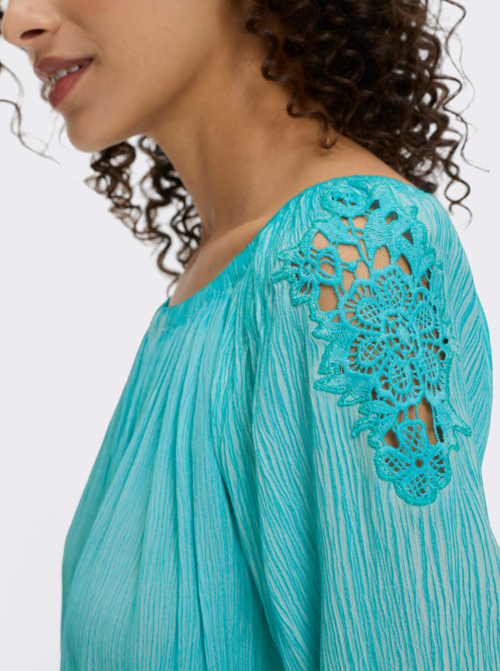 heine Carmenbluse mit Spitzeneinsatz - türkis