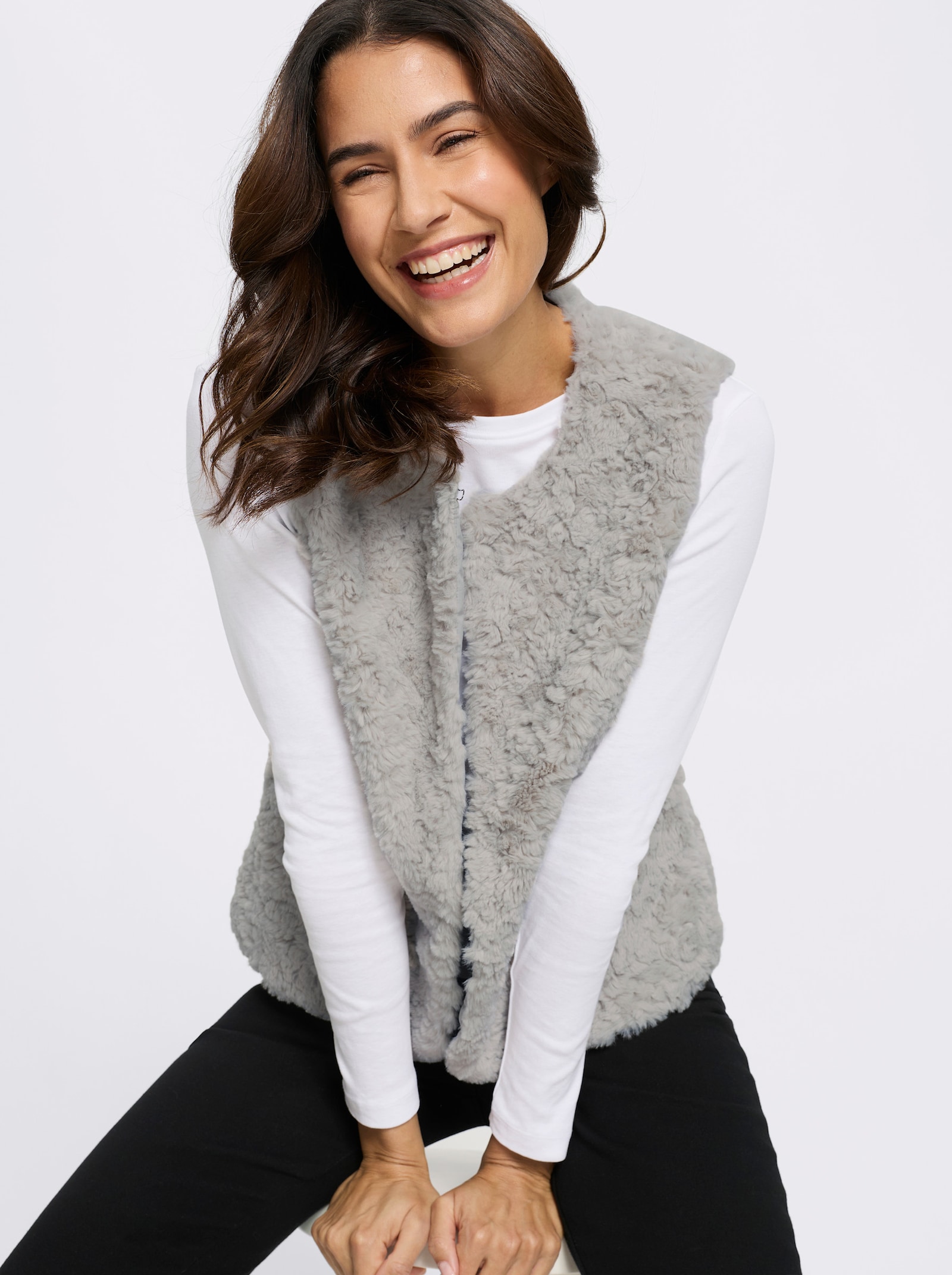 Fellimitatweste mit Hakenverschluss - hellgrau