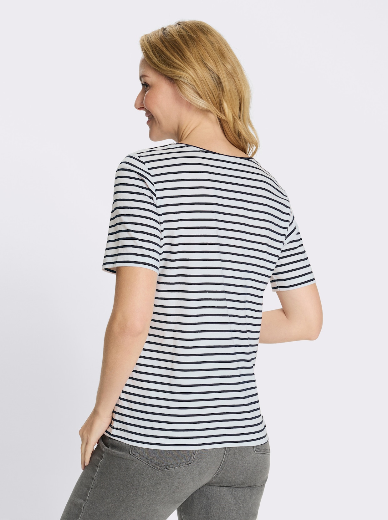 Ringelshirt mit Patch in Leder-Optik - marine-weiß-gestreift