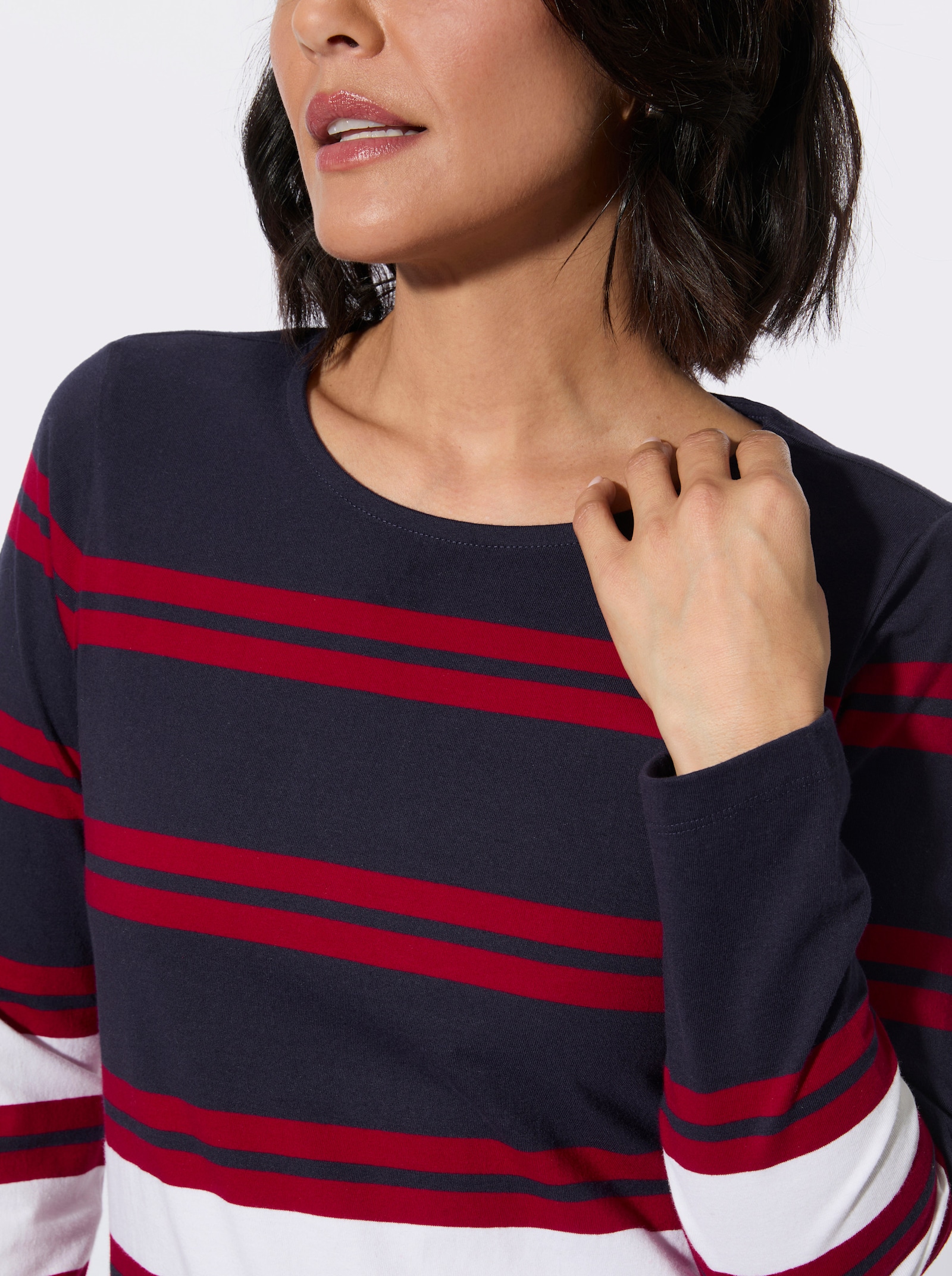 Langarmshirt im geringelten Druckmuster - marine-rot-geringelt