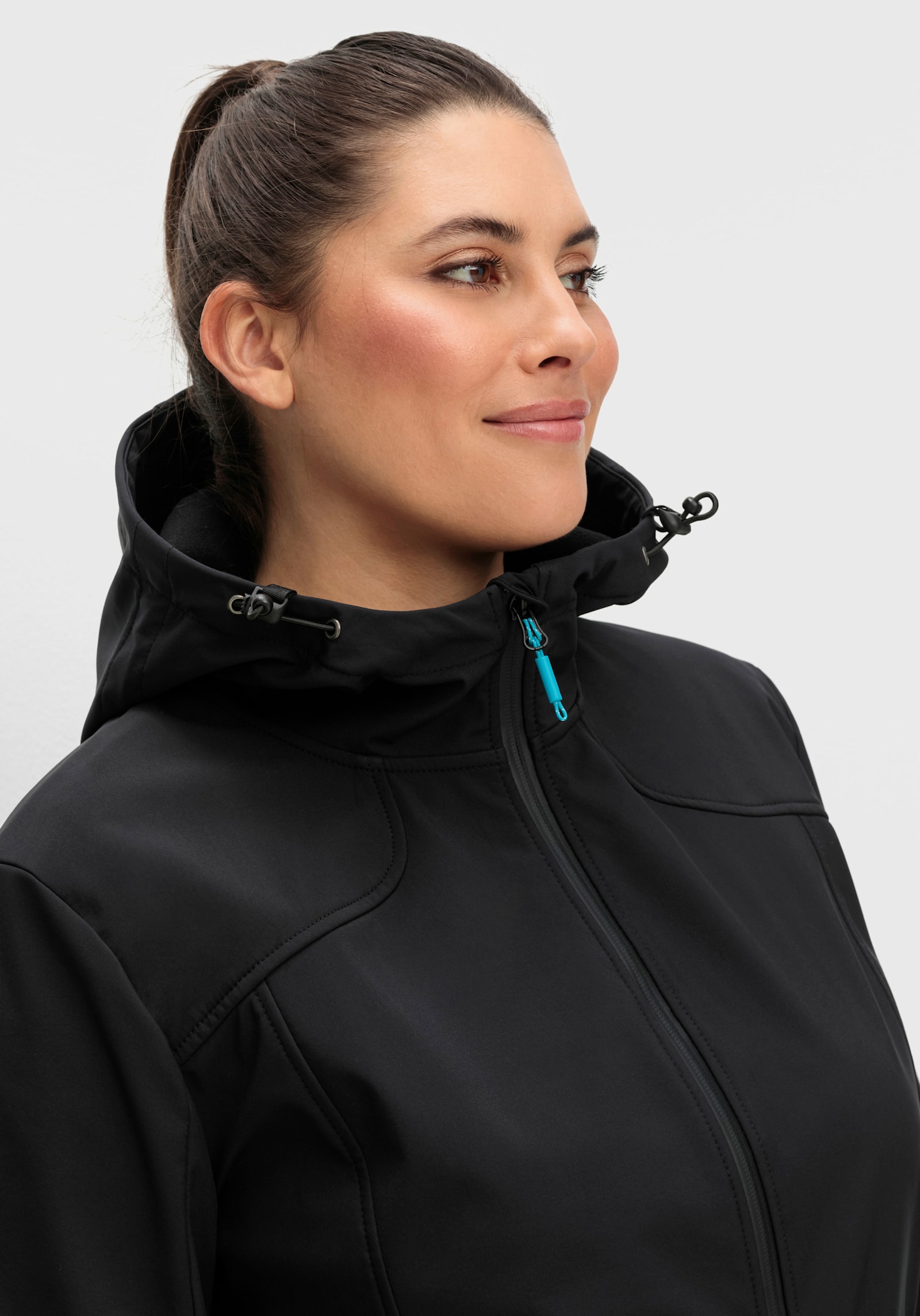 sheego Softshelljacke mit 2-Wege-Reißverschluss - schwarz