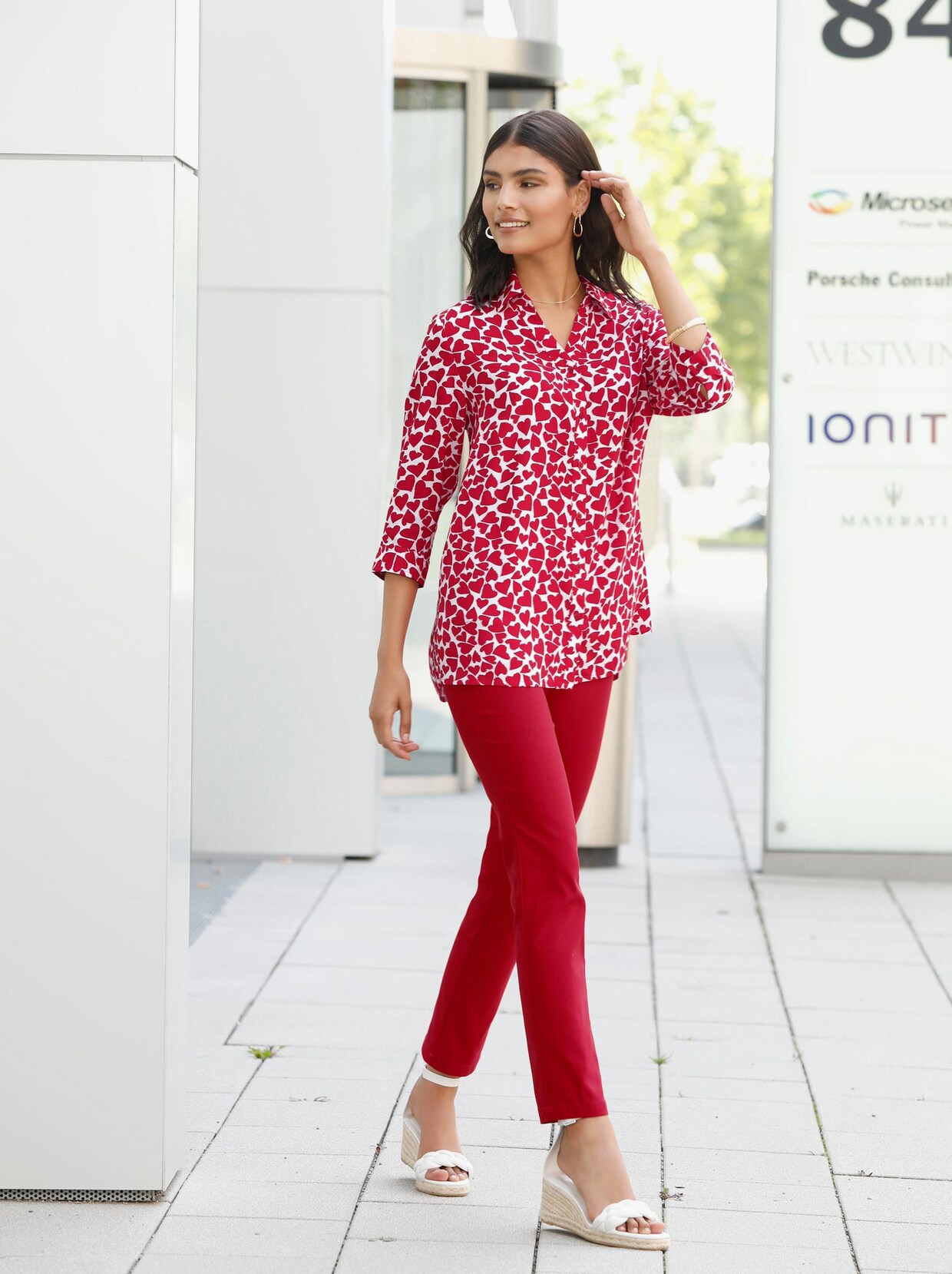 Longline blouse - wit/rood gedessineerd
