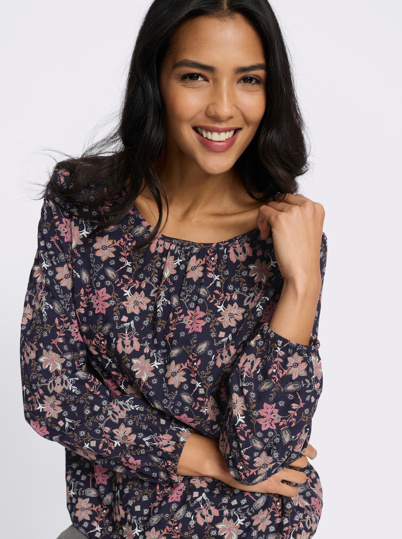 Schlupfbluse mit Raffung am Ausschnitt - marine-rosenquarz-bedruckt