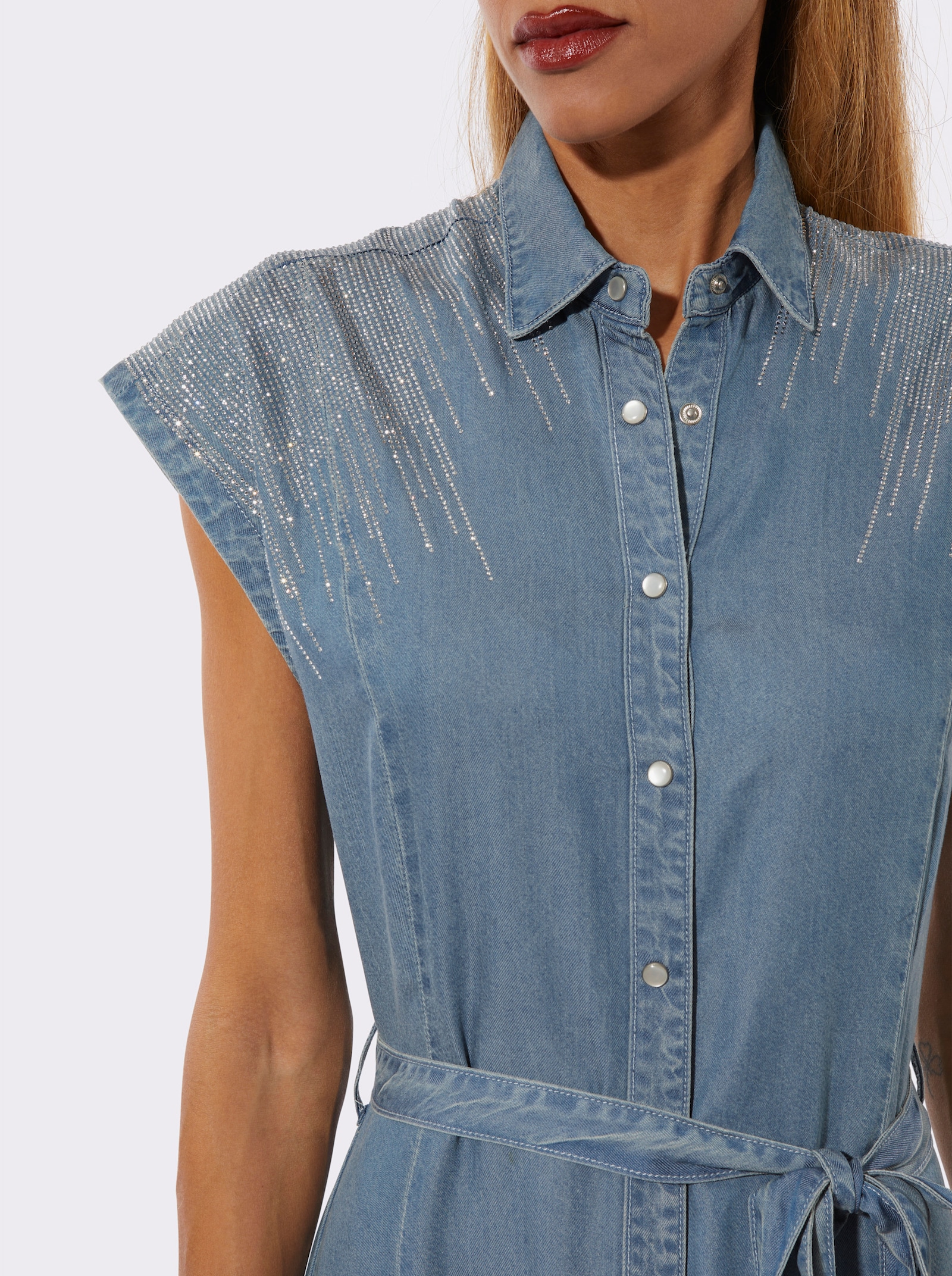 Jeansjurk met glittersteentjes voor en achter - blue-bleached