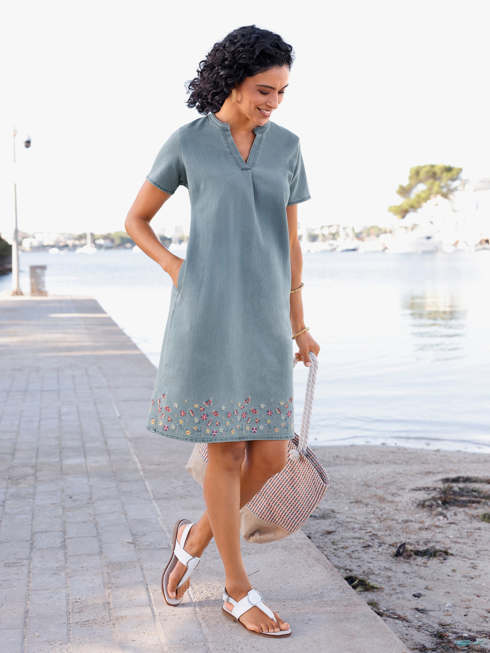 Jeanskleid mit Nahttaschen - blue-bleached