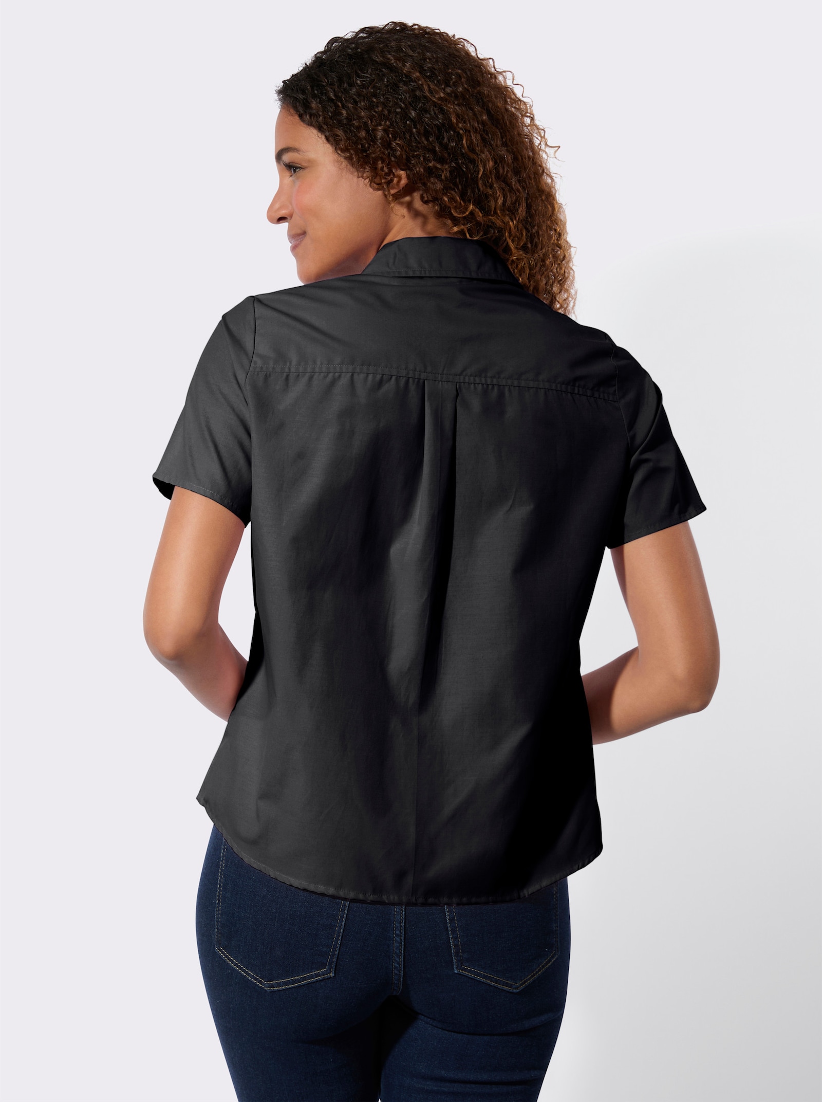 Kurzarmbluse mit weitegebender Kellerfalte - schwarz