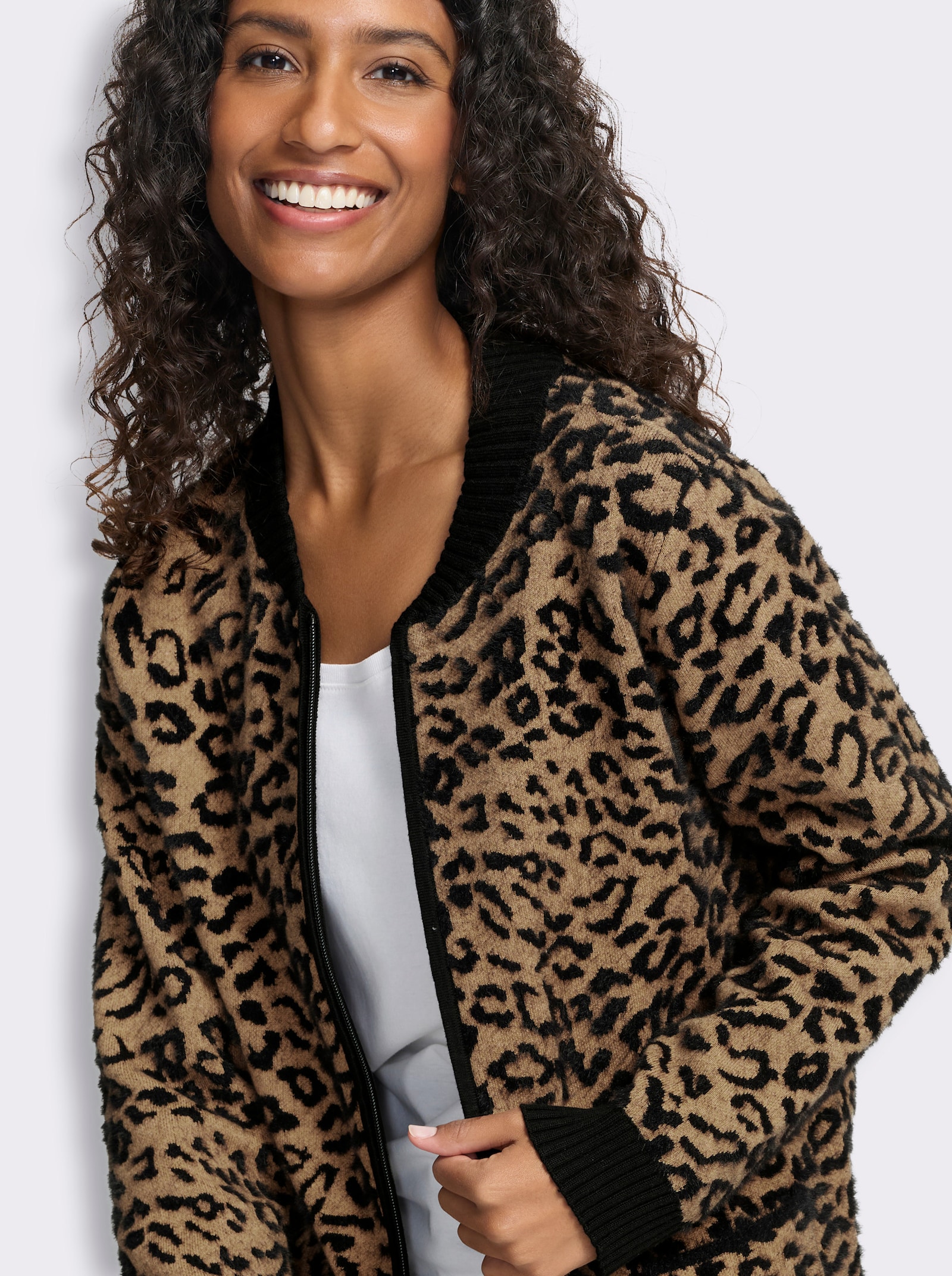 heine Strickjacke mit Animal-Dessin - camel-schwarz-gemustert