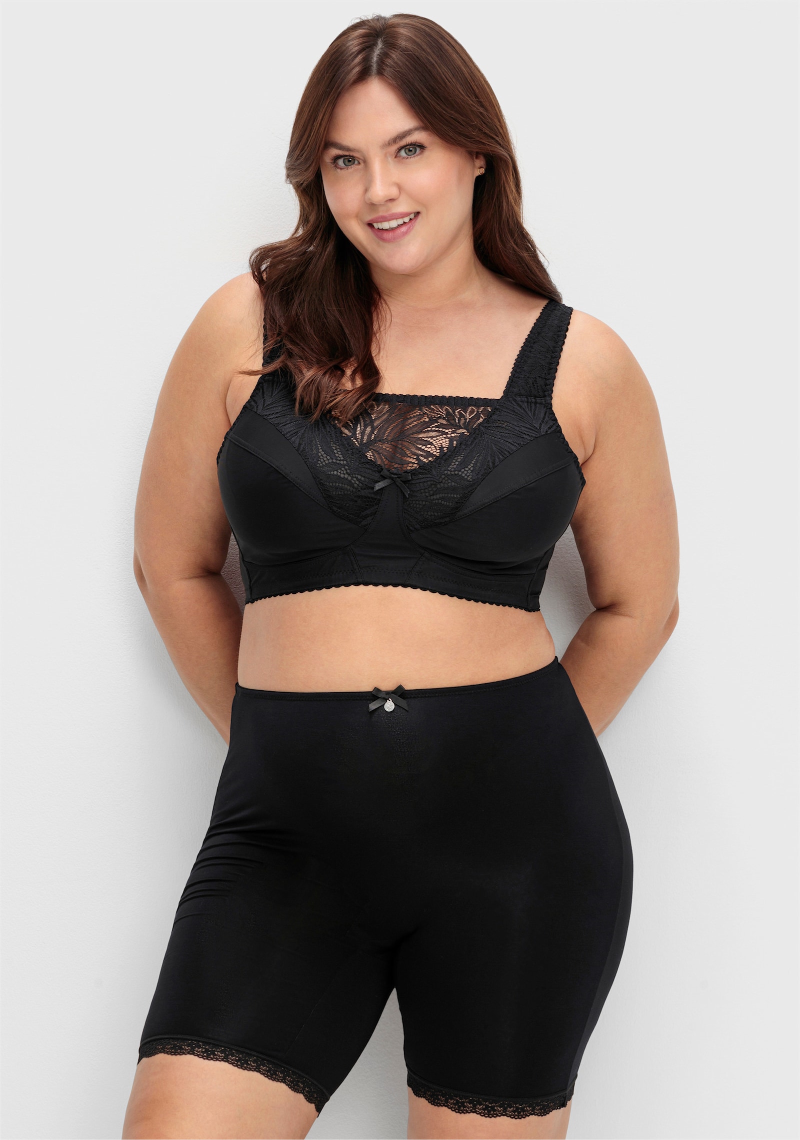 sheego Corrigerende pants met hoge taille - zwart