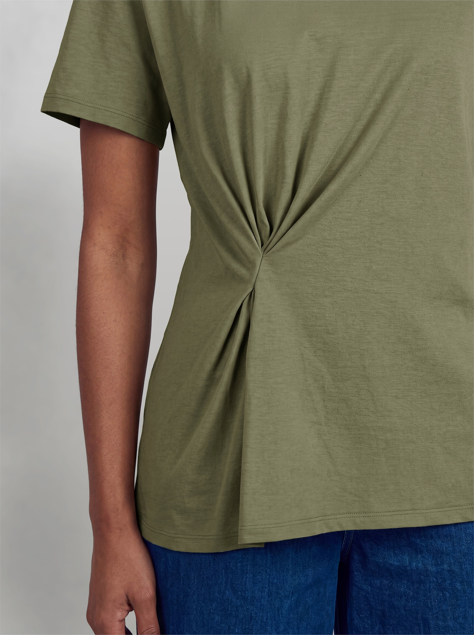 heine Kurzarmshirt mit Faltenwurf - khaki
