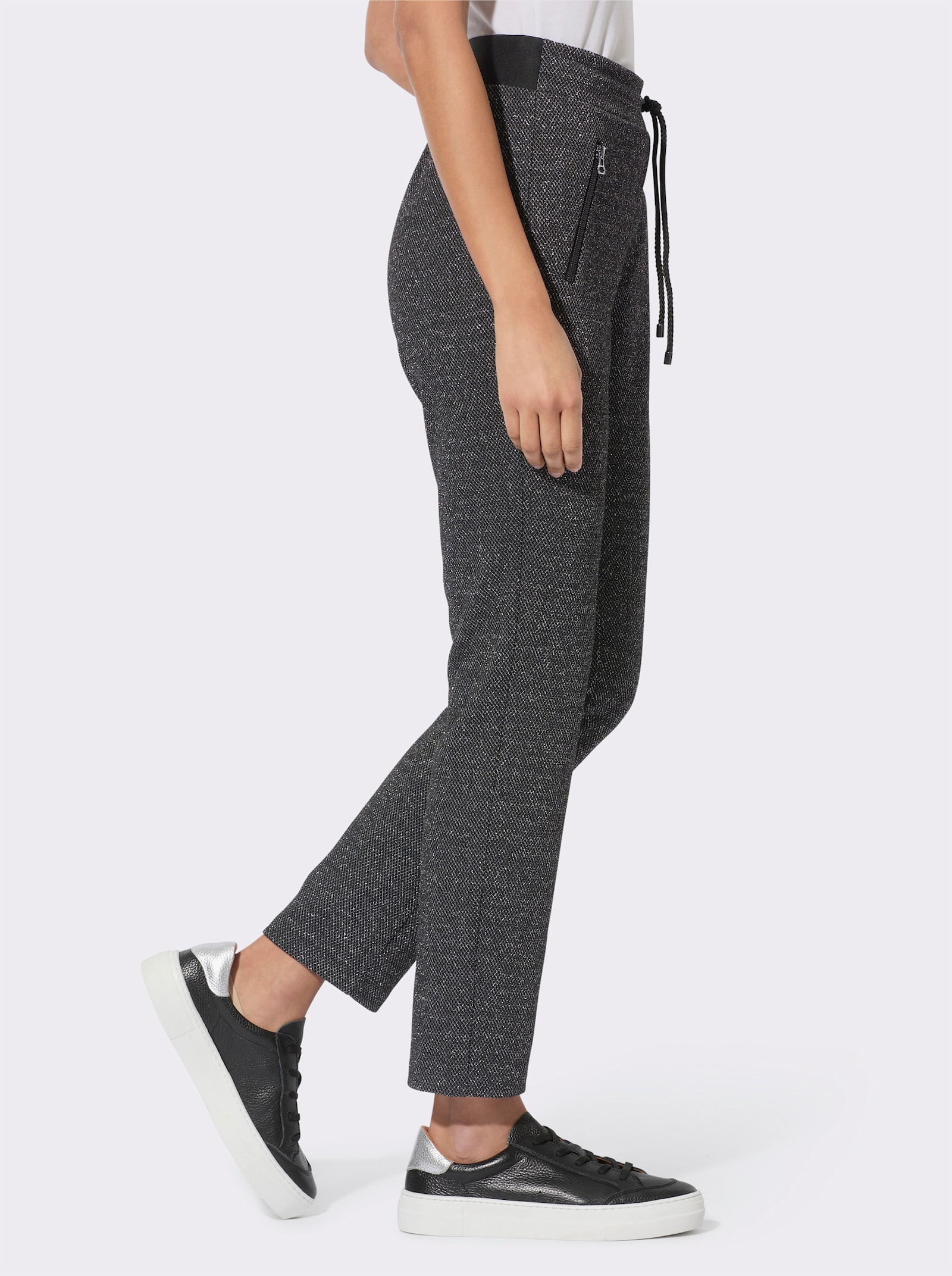 Jogg Pants mit Glanzgarnen - schwarz-silberfarben-gemustert
