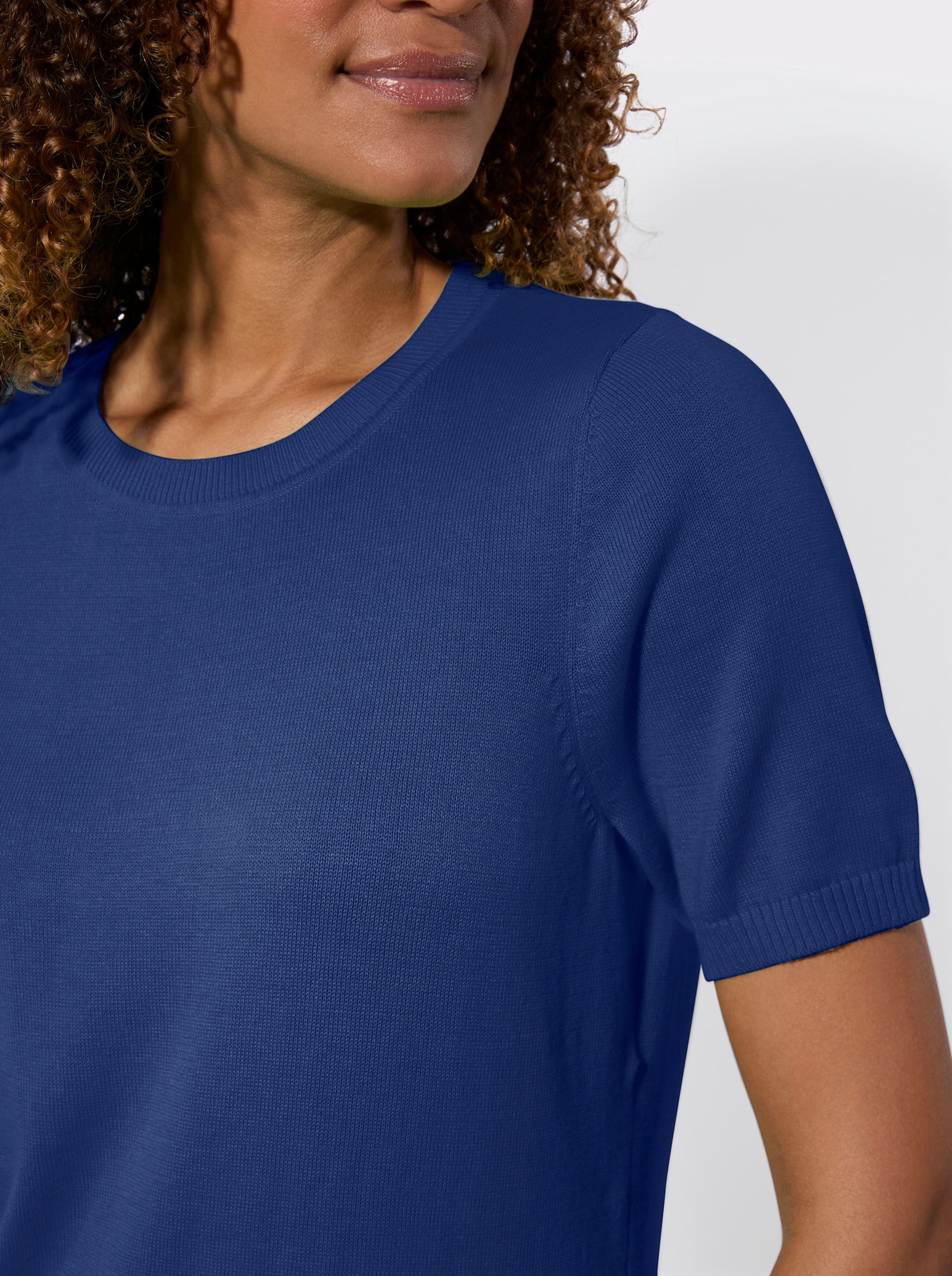 Bavlněný svetr s žebrovanými náplety - královská modrá