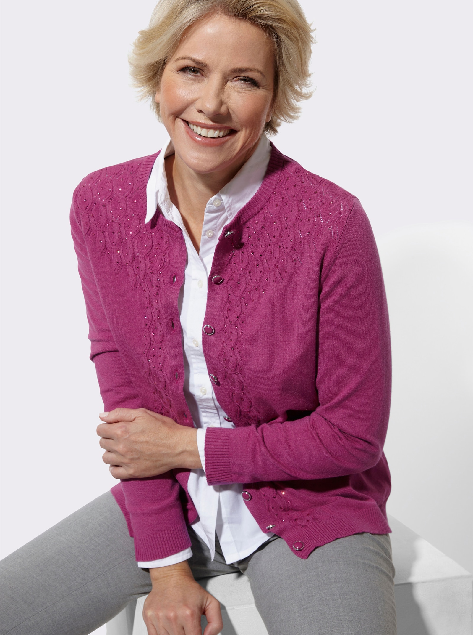 Strickjacke mit Ajourmuster und Glitzersteinchen - erika