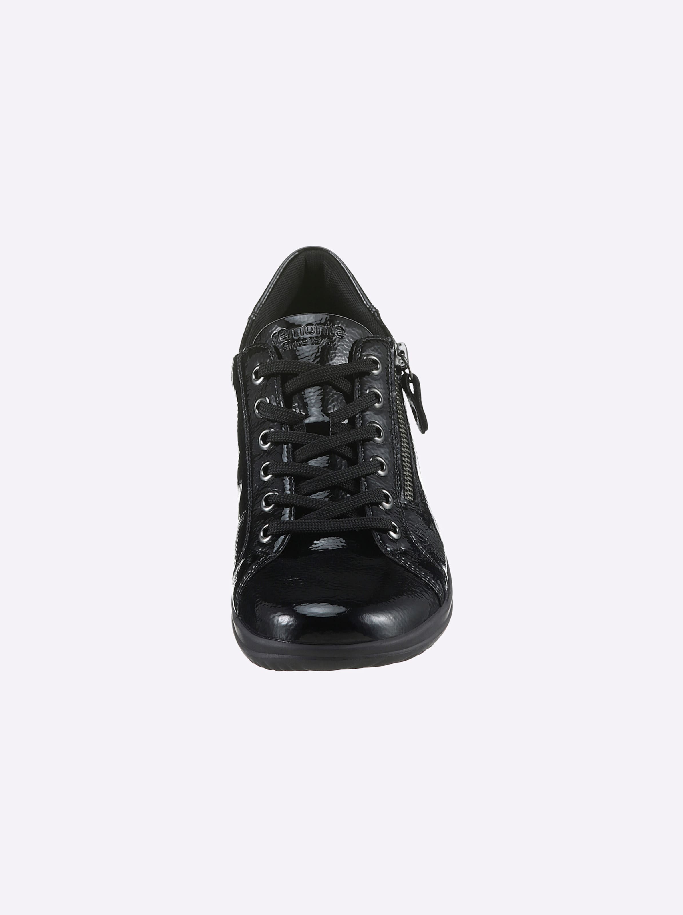 sich günstig Kaufen-Schnürschuh in schwarz von Remonte. Schnürschuh in schwarz von Remonte <![CDATA[Der ideale Schuh für anspruchsvolle Füße! Die Einlagen im Schnürschuh von Remonte lassen sich ruckzuck gegen Ihre eigenen tauschen. Schwarz aus Synthetik und Cog